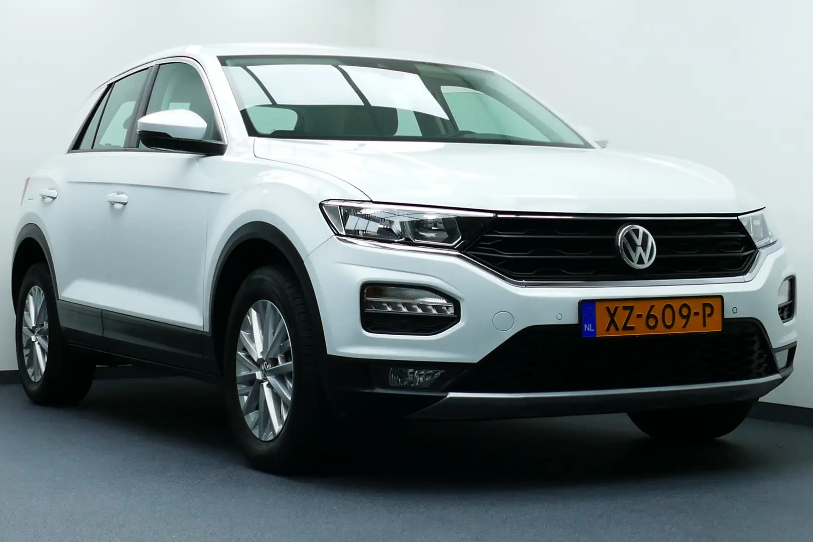Volkswagen T-Roc 1.0 TSI Style. Clima, Cruise, Stoelverw, PDC V+A, Wit - 2