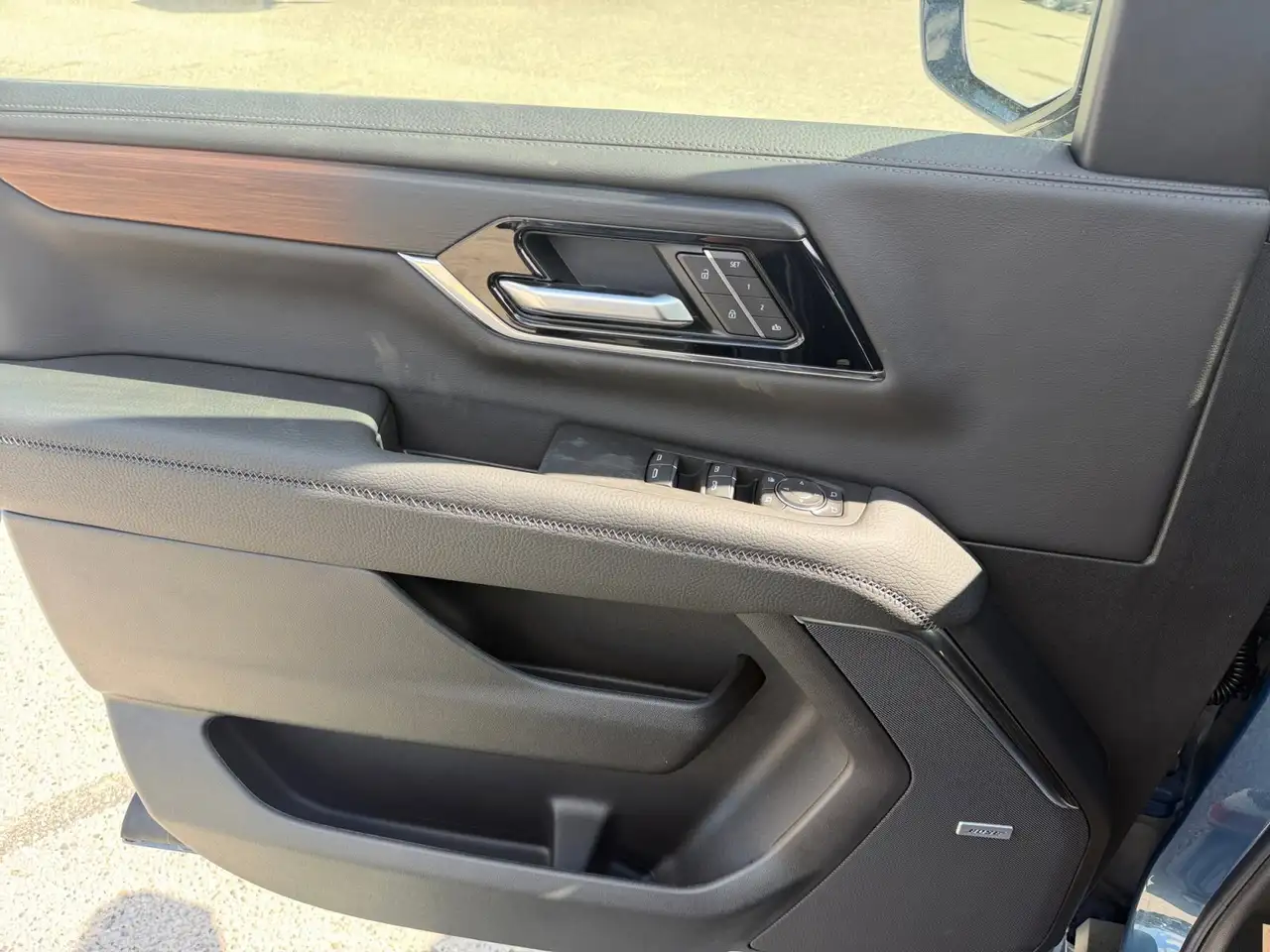 GMC Yukon снимка GMC Yukon