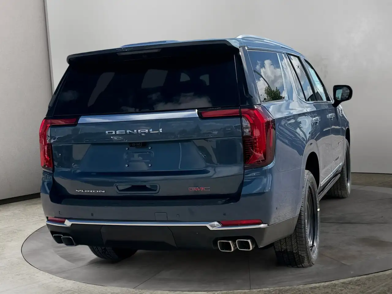 GMC Yukon снимка GMC Yukon