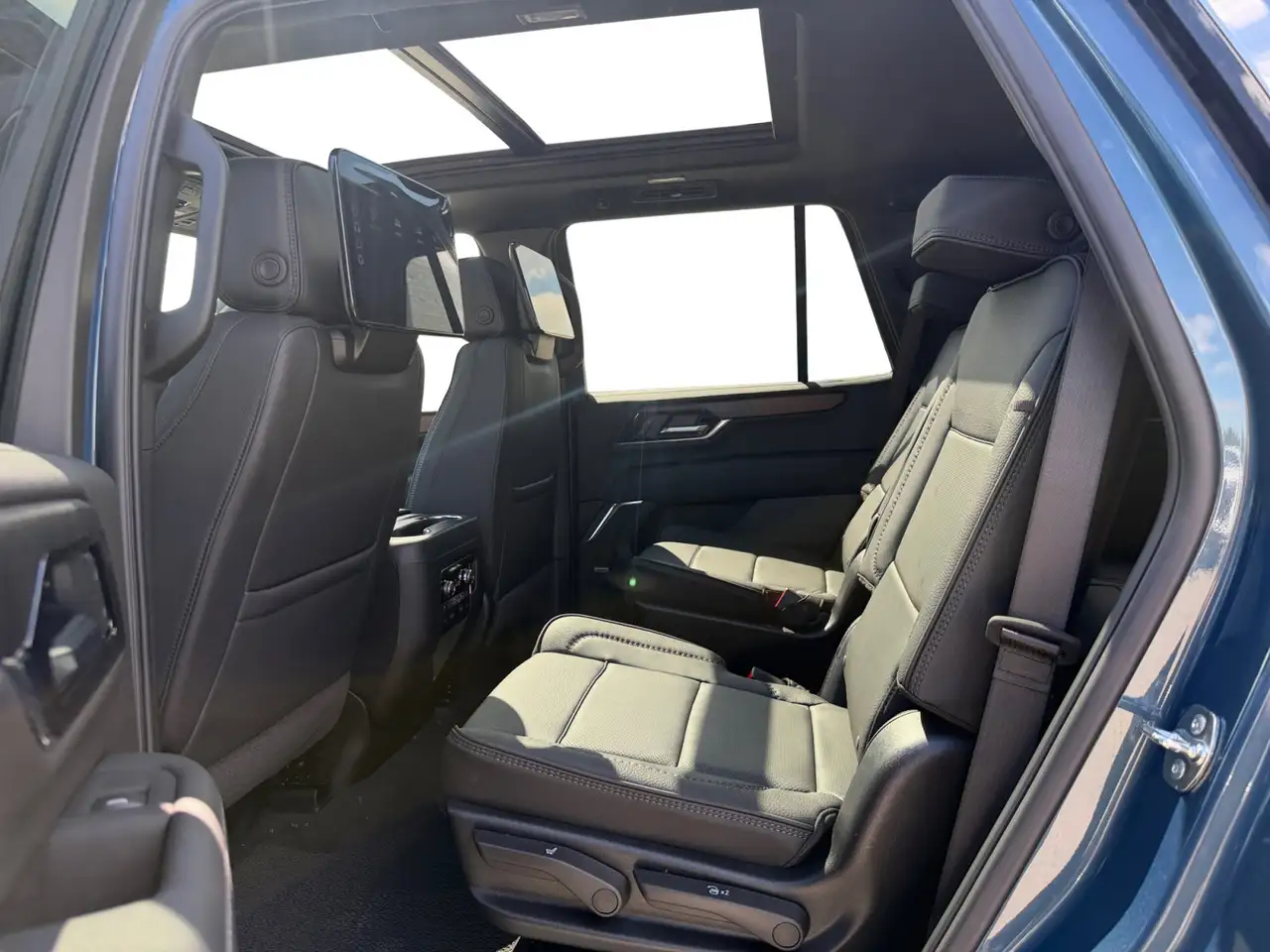 GMC Yukon снимка GMC Yukon