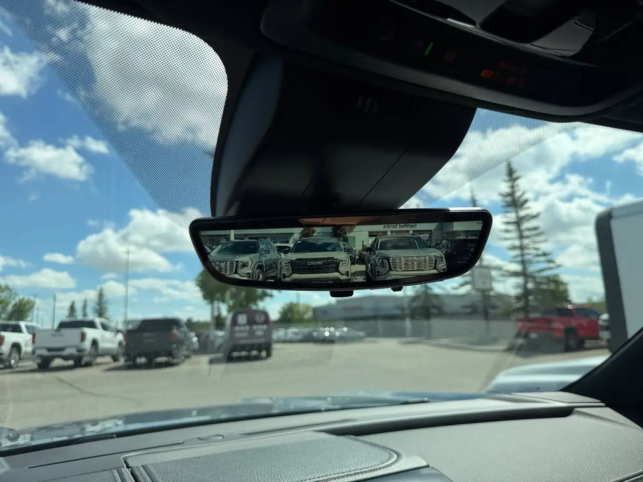 GMC Yukon снимка GMC Yukon