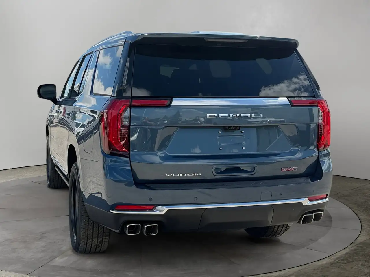 GMC Yukon снимка GMC Yukon
