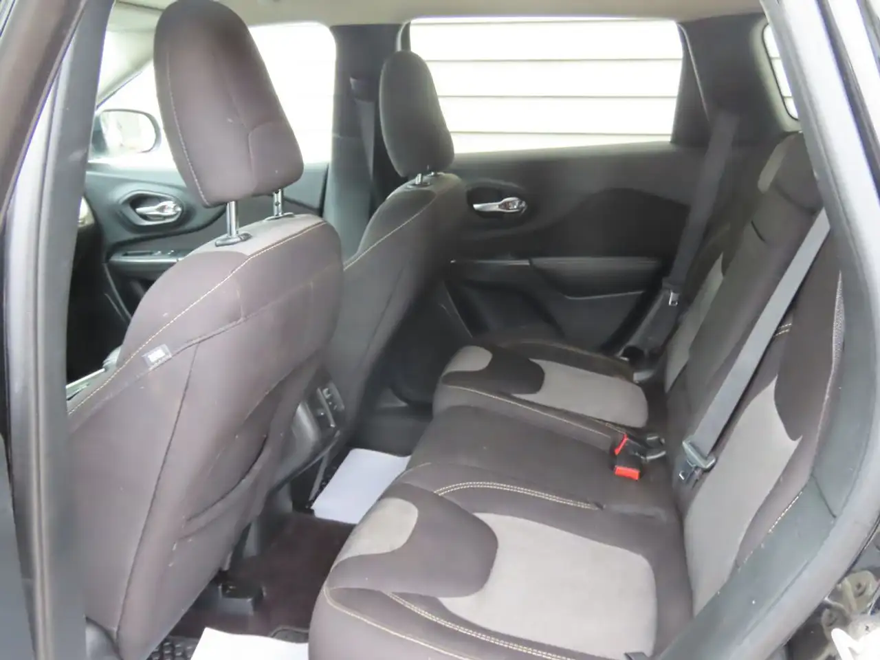 Jeep Cherokee снимка Jeep Cherokee