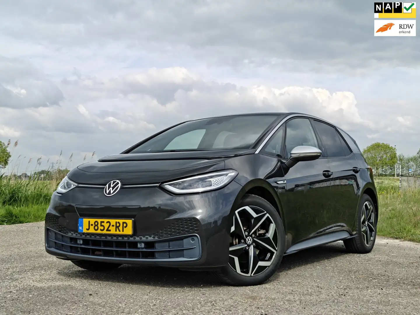 Volkswagen ID.3 First Plus 58 kWh Gris - 1
