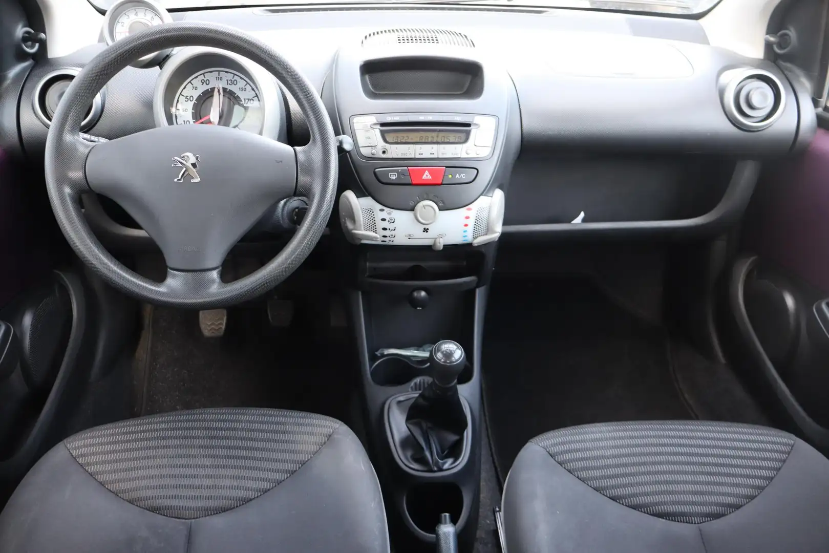 Peugeot 107 1.0 Active Airco, Elektrische ramen, Radio cd spel Violett - 2