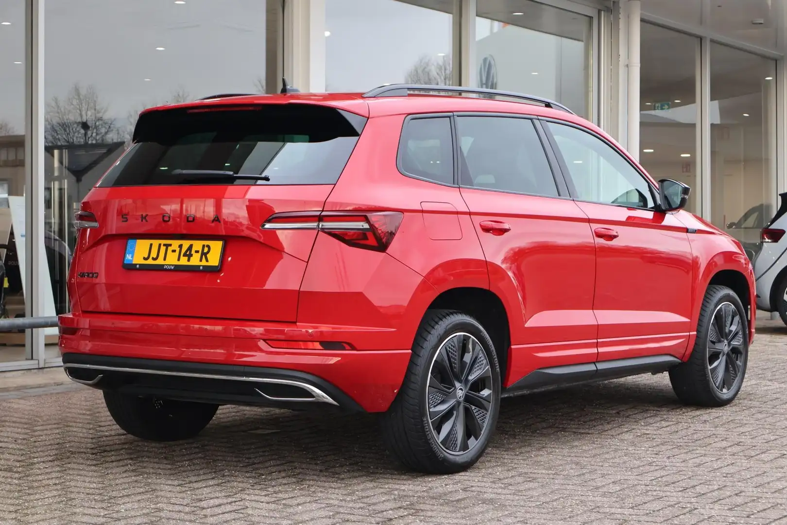 Skoda Karoq 1.5 TSI 150pk DSG ACT Sportline Business | Navigat Rood - 2