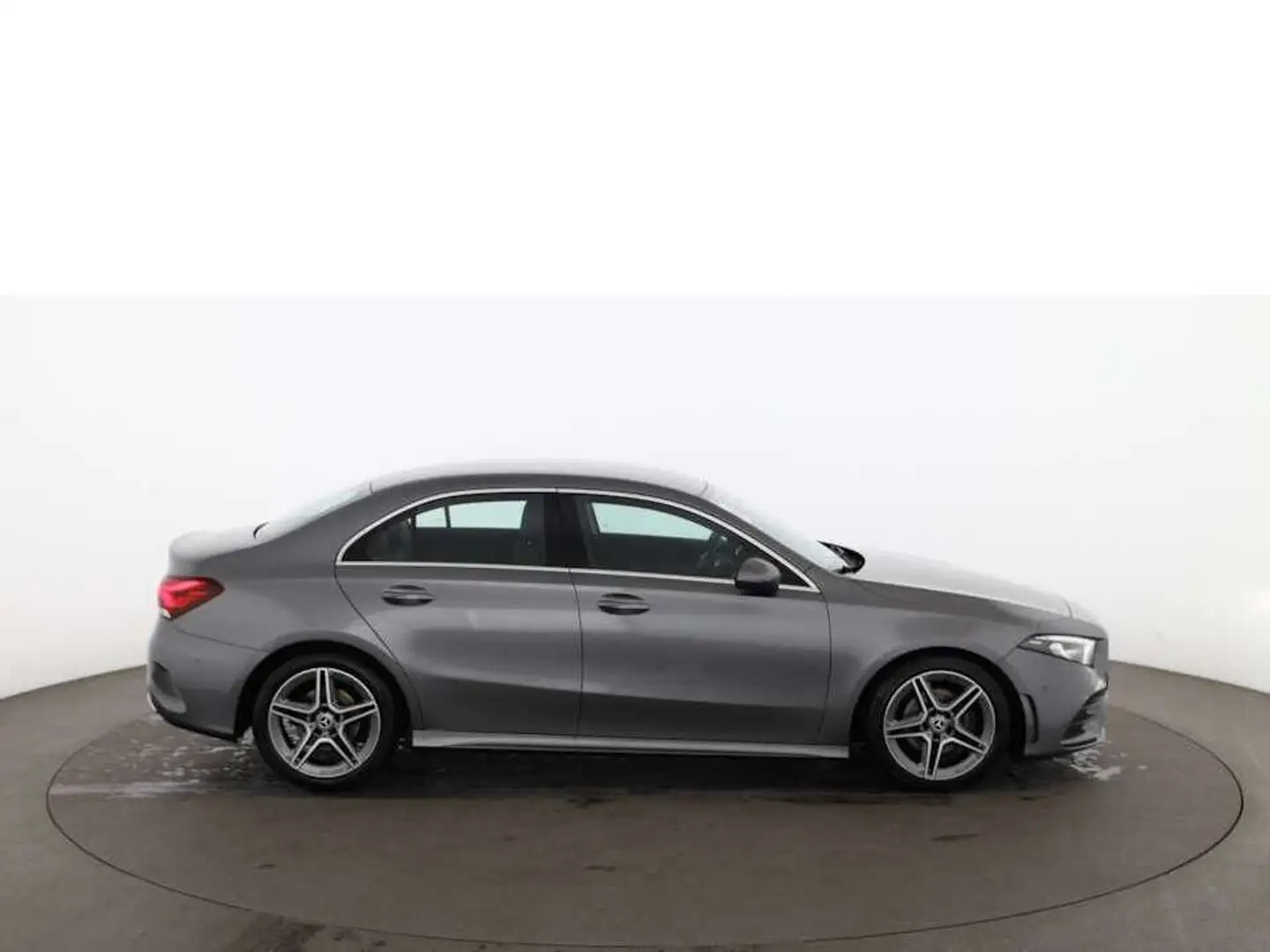 Mercedes-Benz A 200 AMG-Line Aut LED LEDER NAVI R-CAM TEMPOMAT Grau - 2