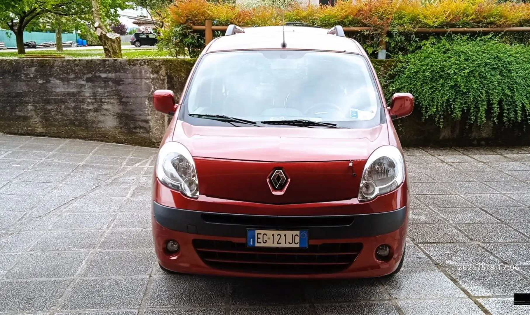 Renault Kangoo Kangoo II 2010 1.6 16v (SL) TomTom 105cv Rosso - 1