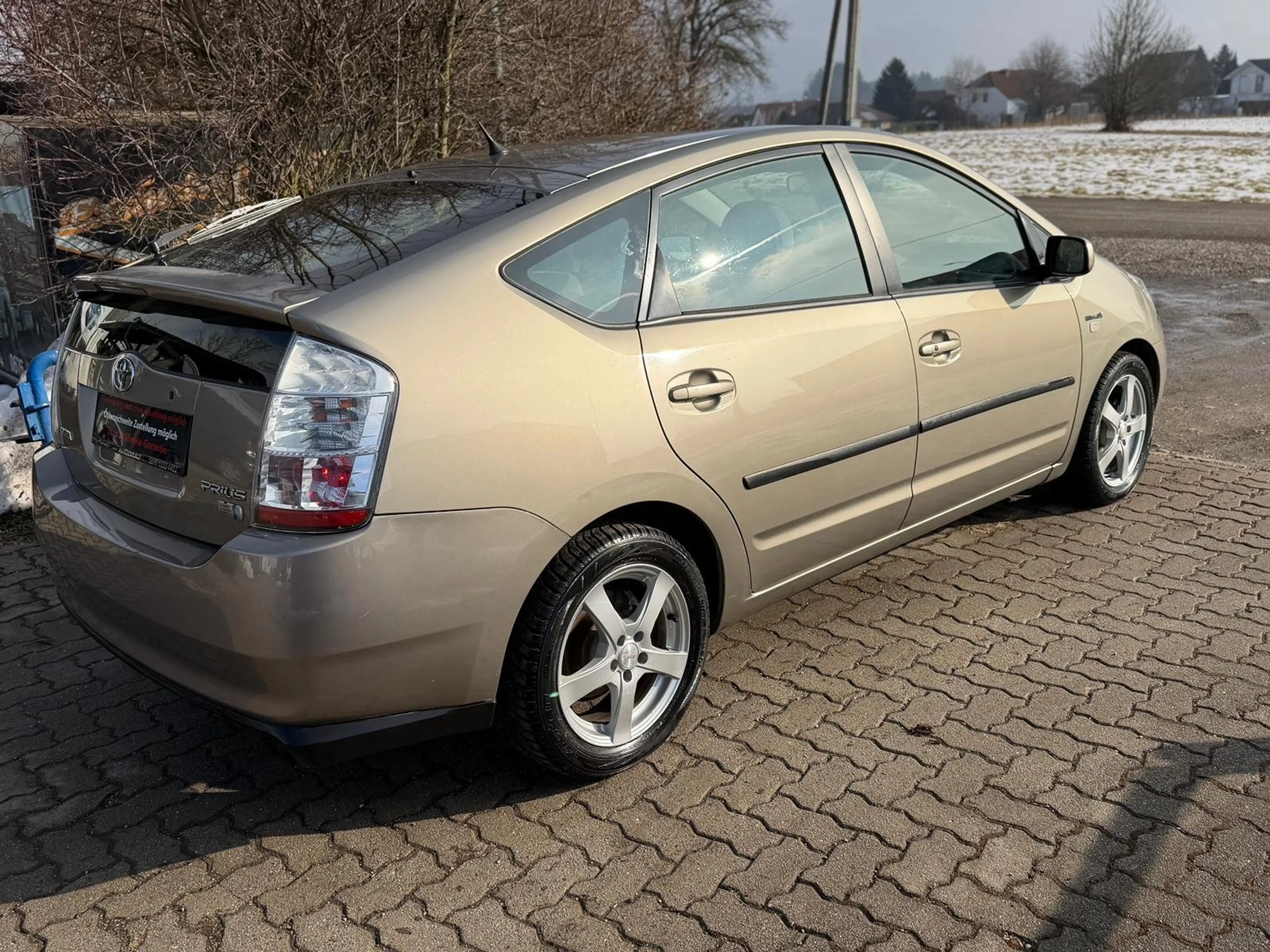 Toyota Prius 1,5 VVT-i Hybrid**Pickerl Service Neu**1.Besitz** — photo 6