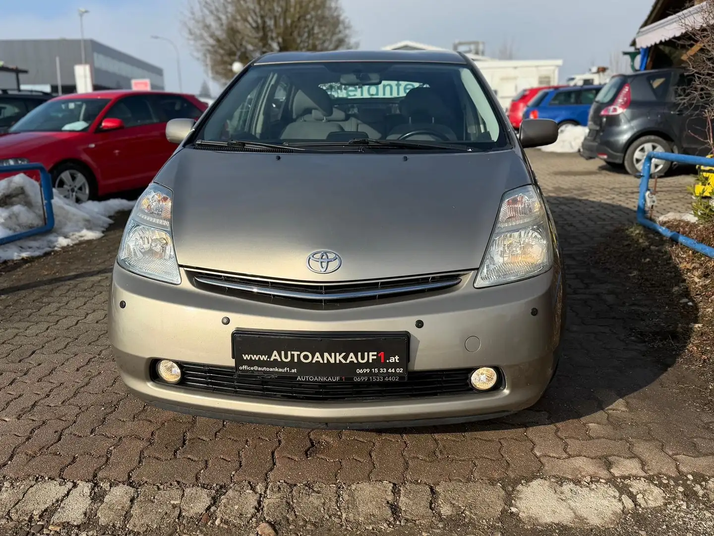 Toyota Prius 1,5 VVT-i Hybrid**Pickerl Service Neu**1.Besitz** Beige - 1