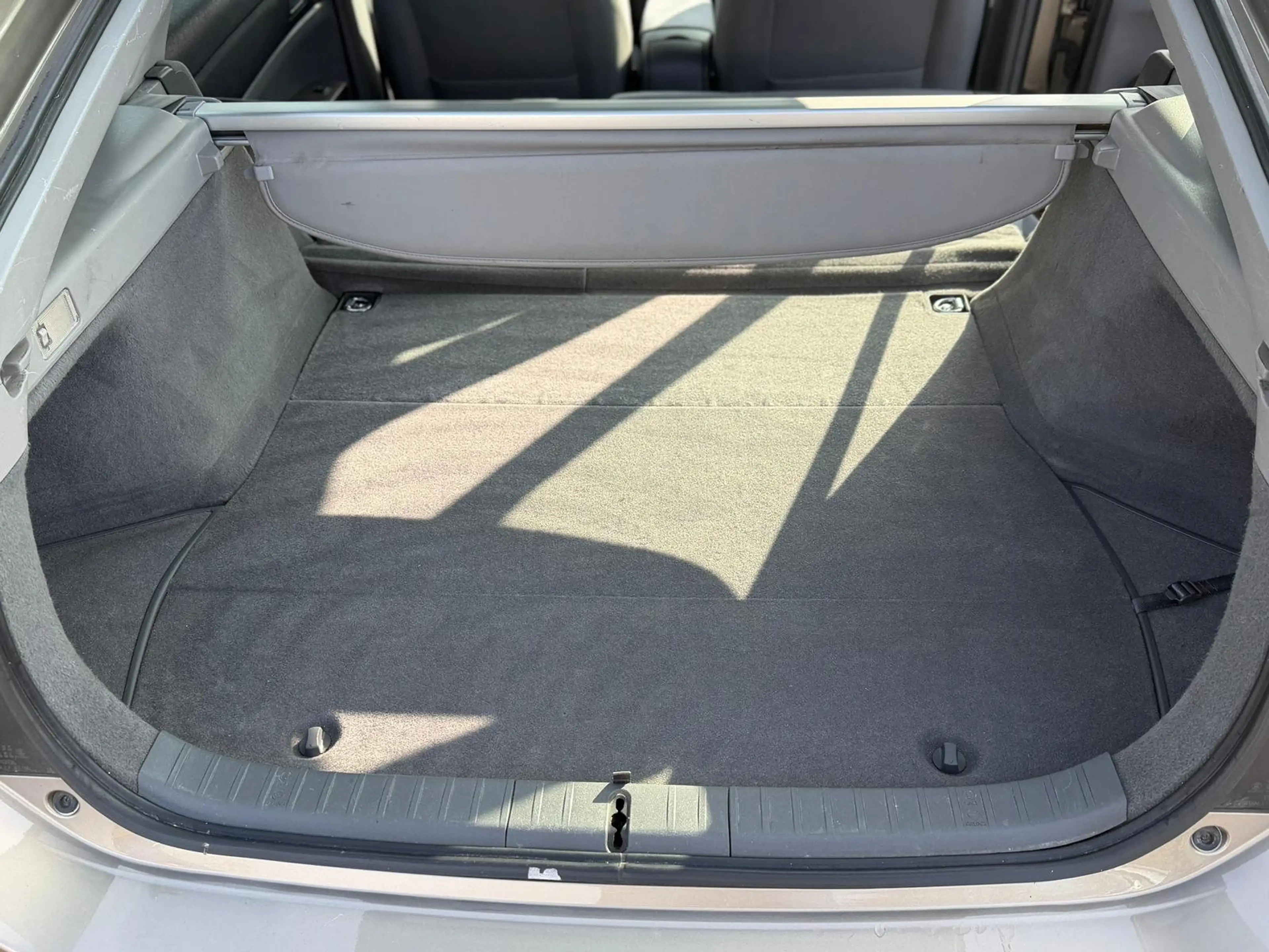 Toyota Prius 1,5 VVT-i Hybrid**Pickerl Service Neu**1.Besitz** — photo 12