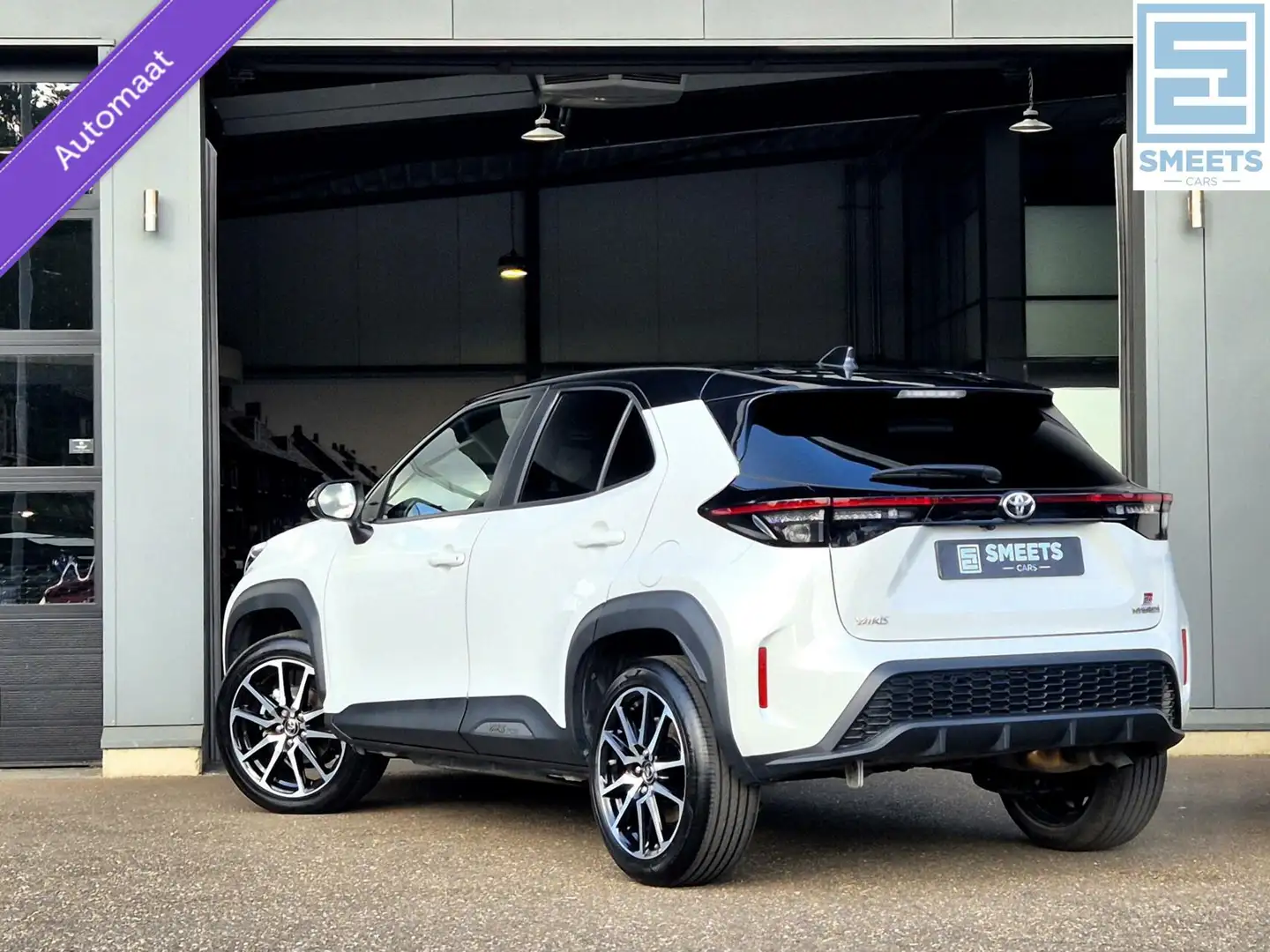 Toyota Yaris Cross 1.5 Hybrid GR Sport Automaat |Nav|Cam|Top! Grijs - 2