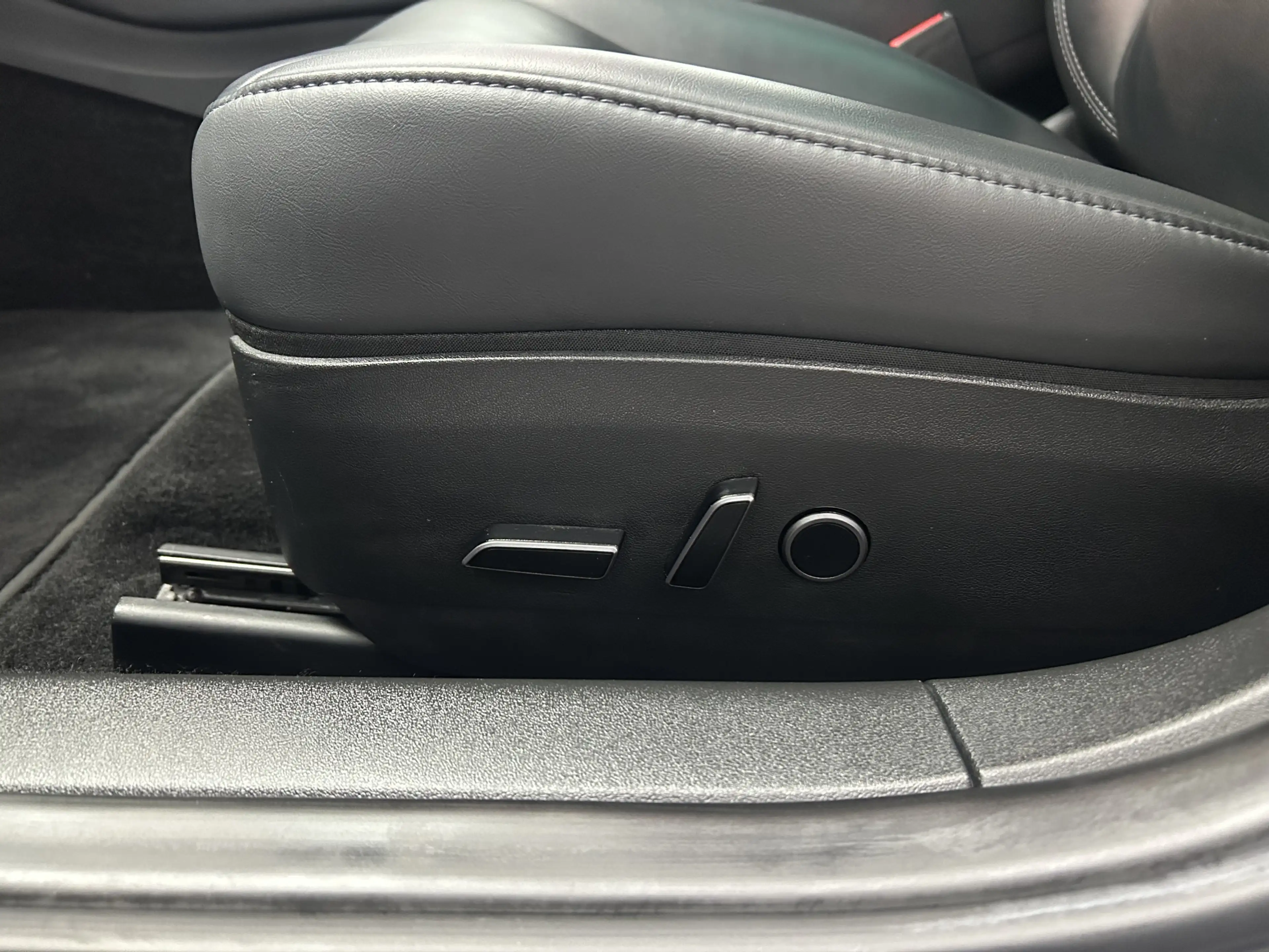 Tesla Model 3 Long Range Dual AWD Pano Navi LED — photo 9