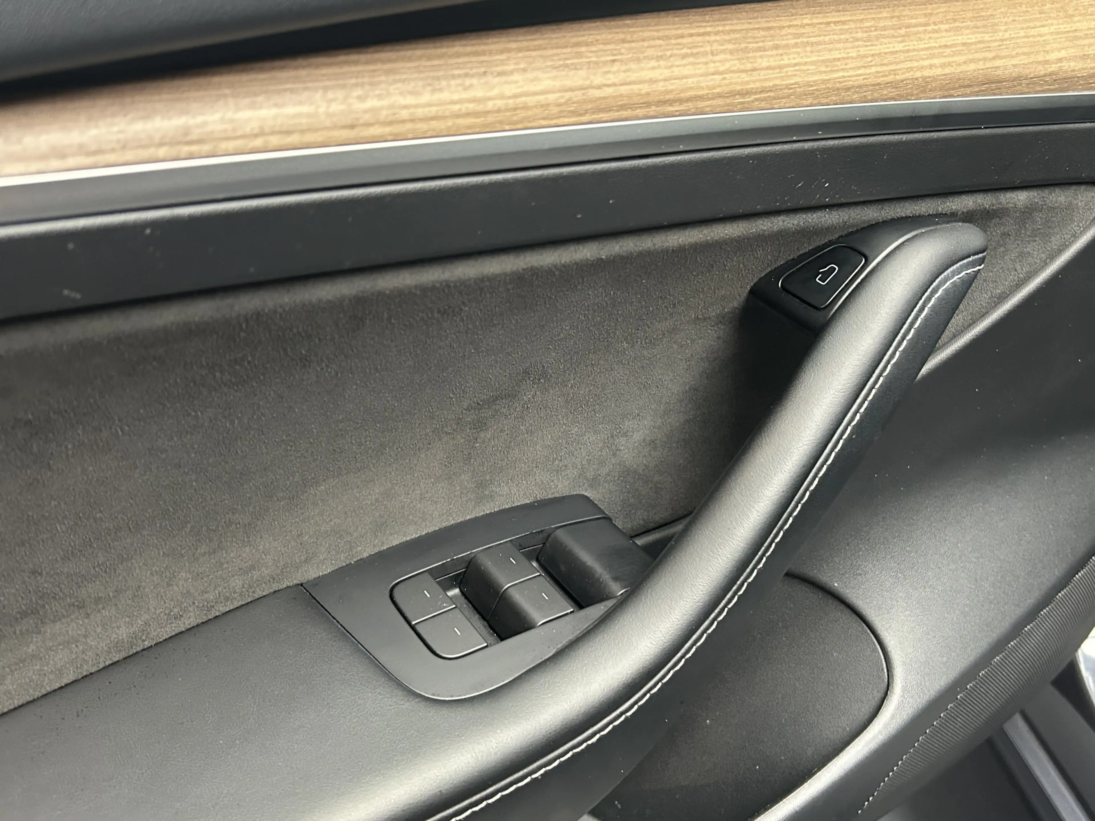 Tesla Model 3 Long Range Dual AWD Pano Navi LED — photo 15