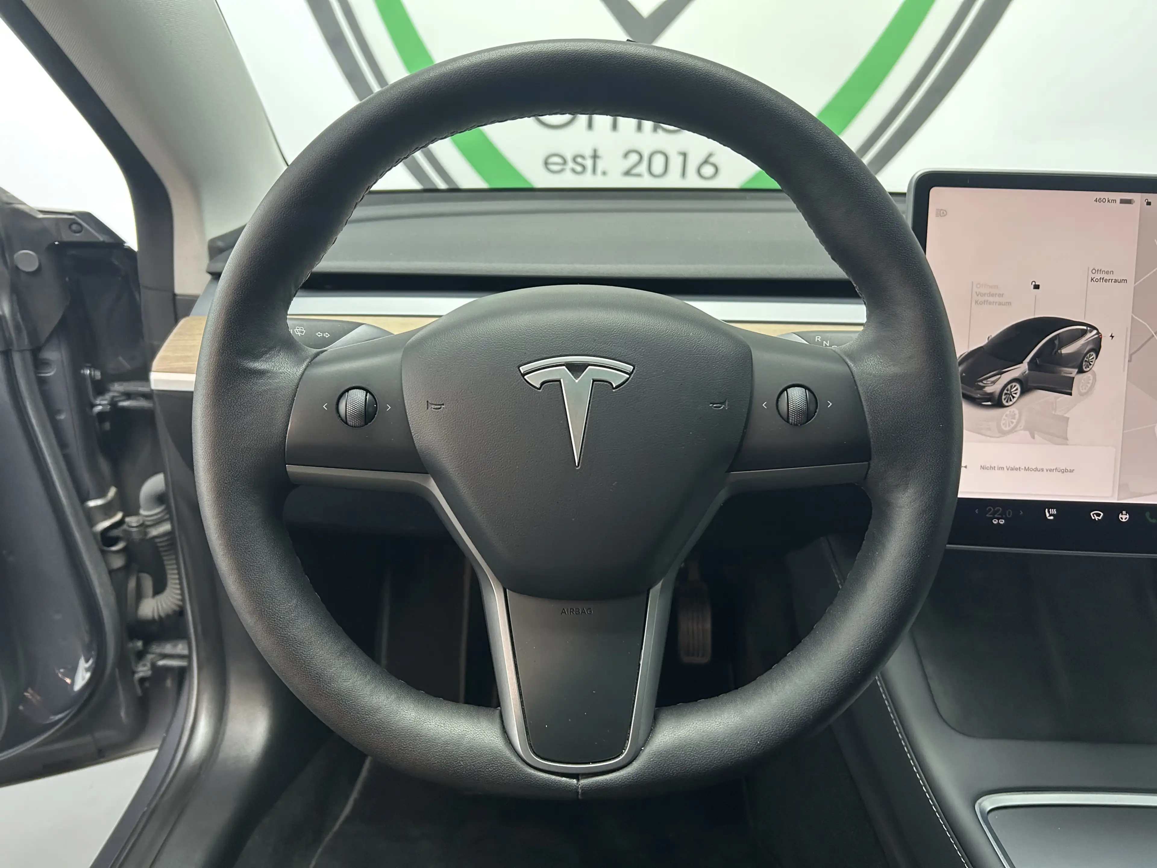 Tesla Model 3 Long Range Dual AWD Pano Navi LED — photo 11