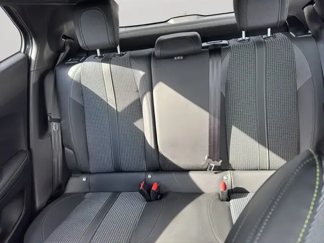 Peugeot 2008 view 9