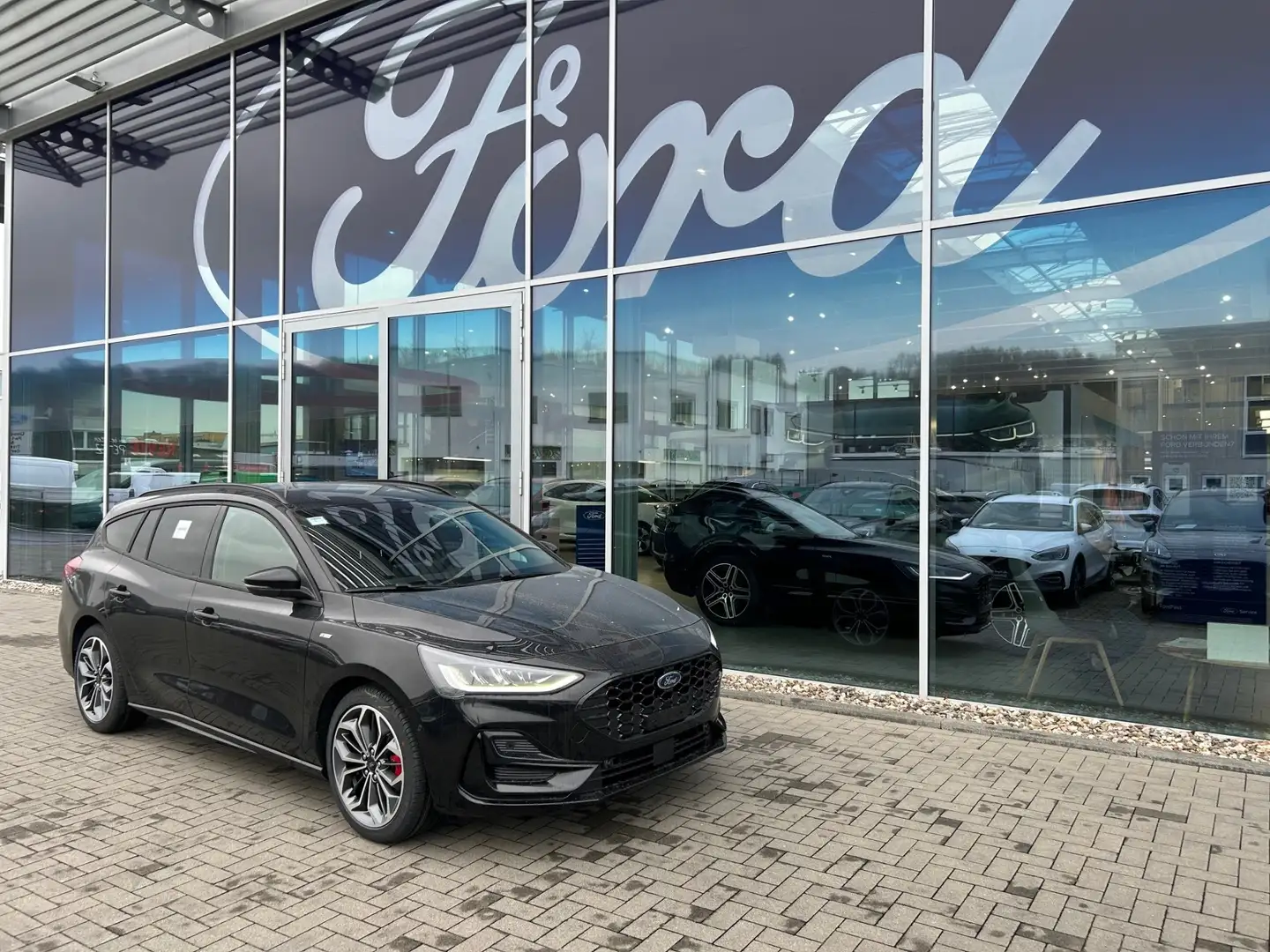 Ford Focus ST-LINE X *iACC *TWA *RFK Schwarz - 1