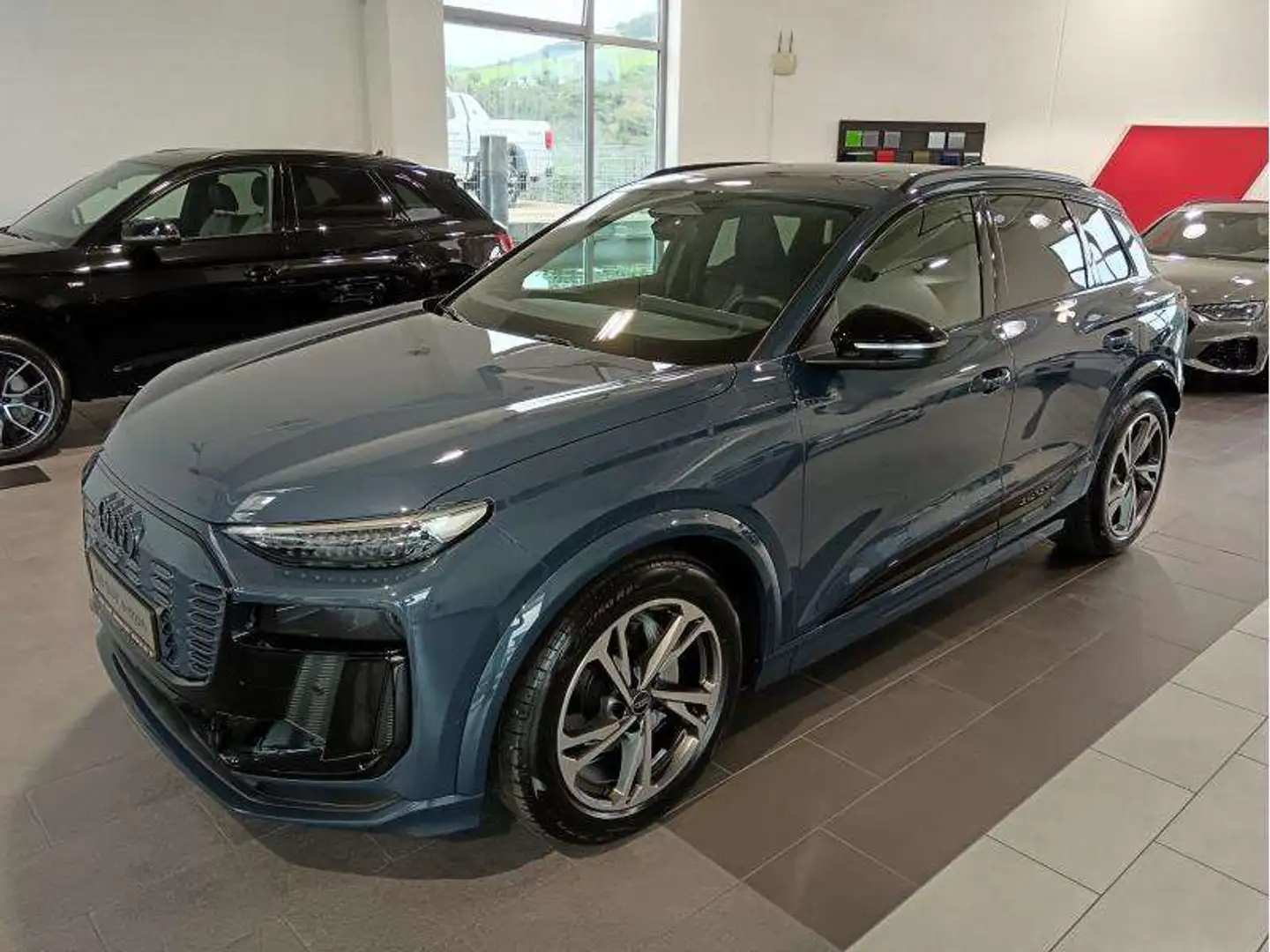 Audi e-tron Q6 SUV e-tron quattro Bleu - 1