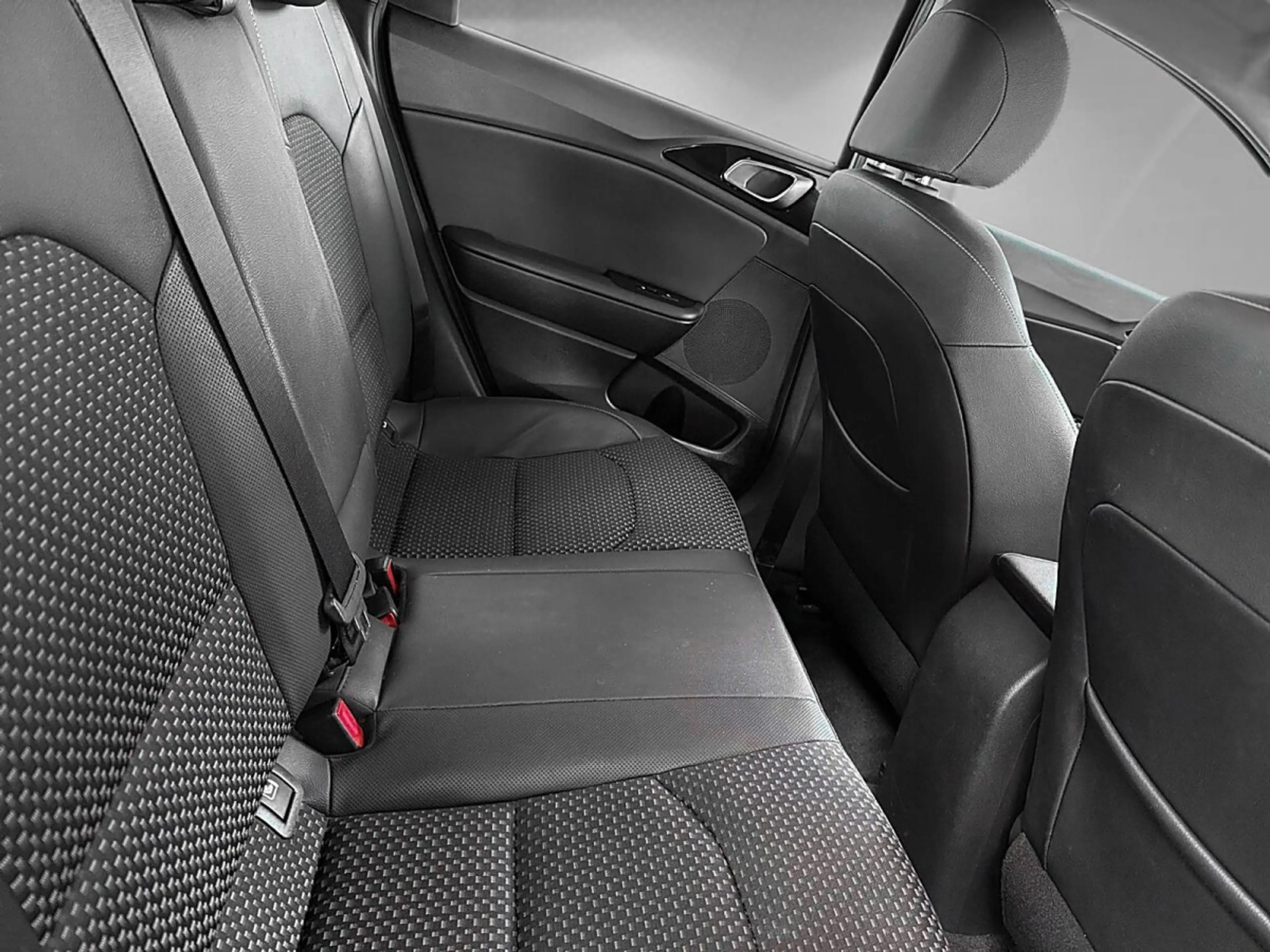 Kia Ceed SW / cee'd SW ceed SW 1,6 CRDi SCR ISG Gold | 1. BESITZ | LÜC... — photo 11
