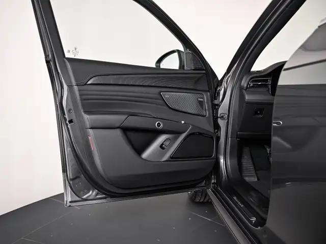 Maserati Grecale view 7
