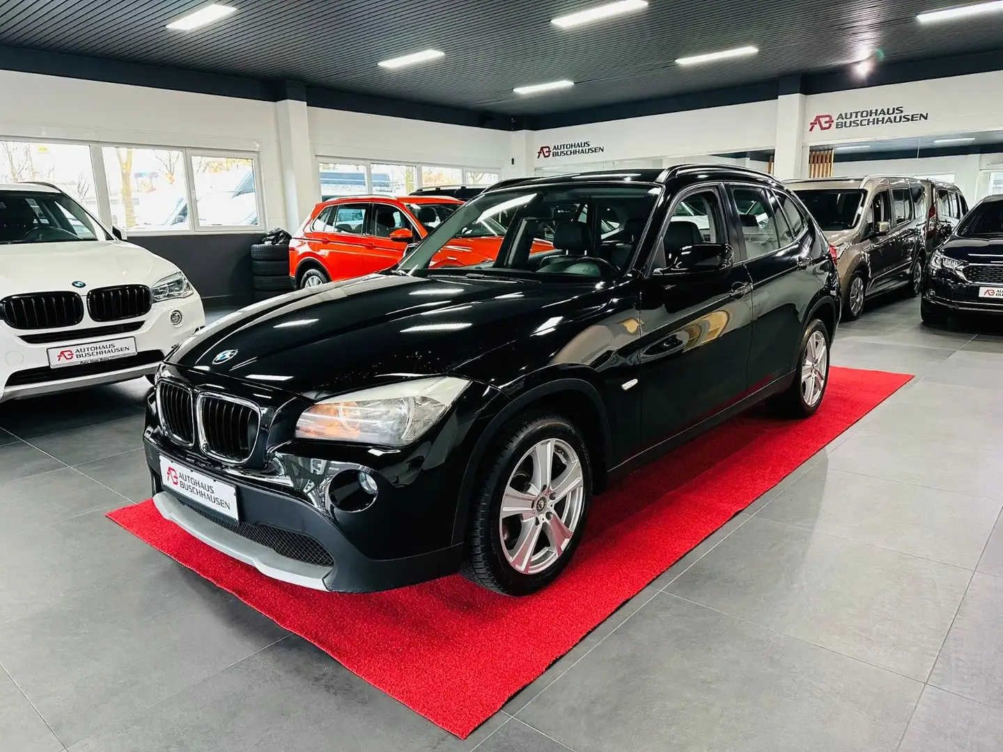 BMW X1 18 i sDrive*1Hd*TÜV+StKette Neu*PDC*Ldr*SHeft Noir - 2