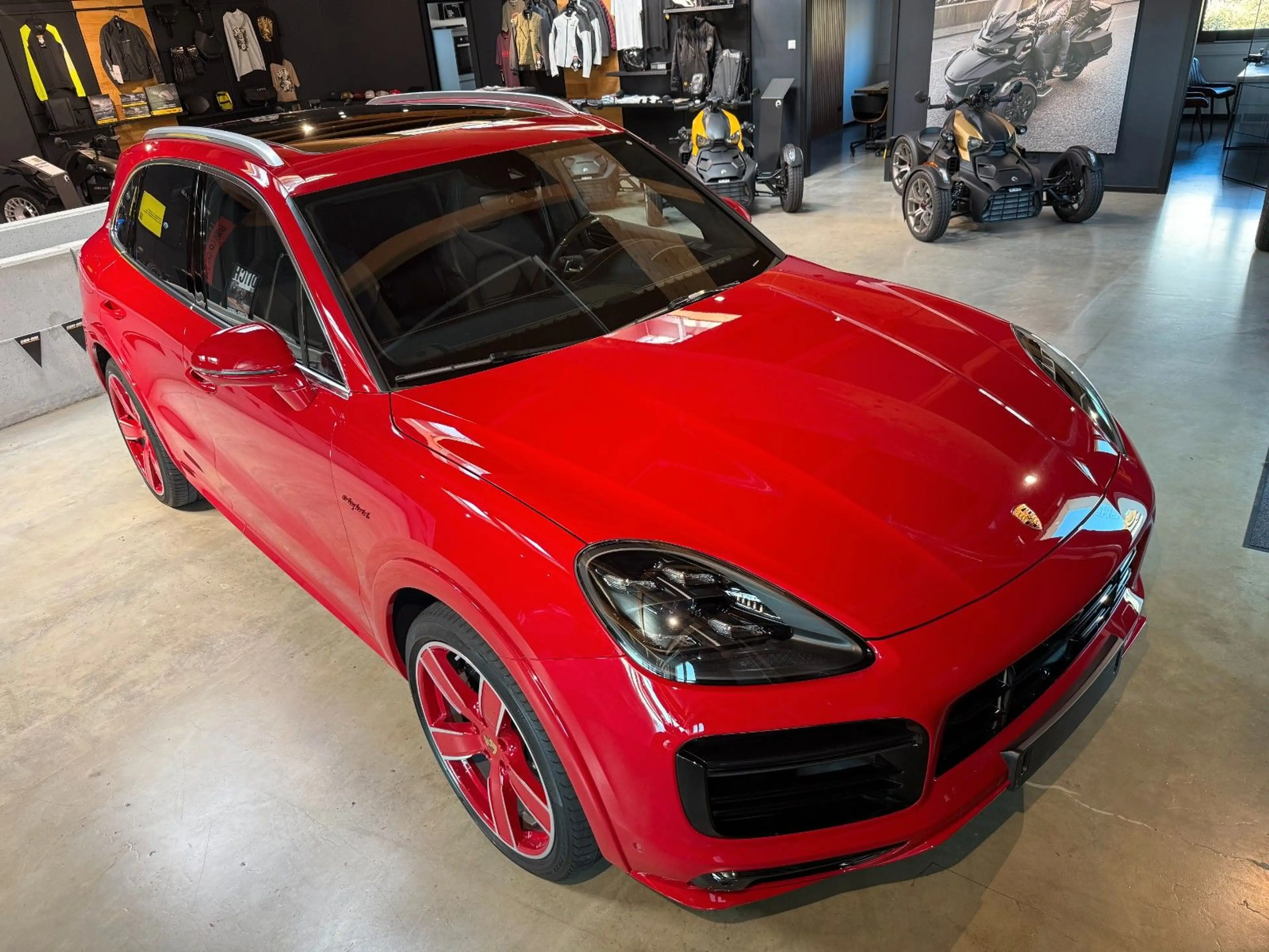 Porsche Cayenne Turbo S E-Hybrid — photo 44
