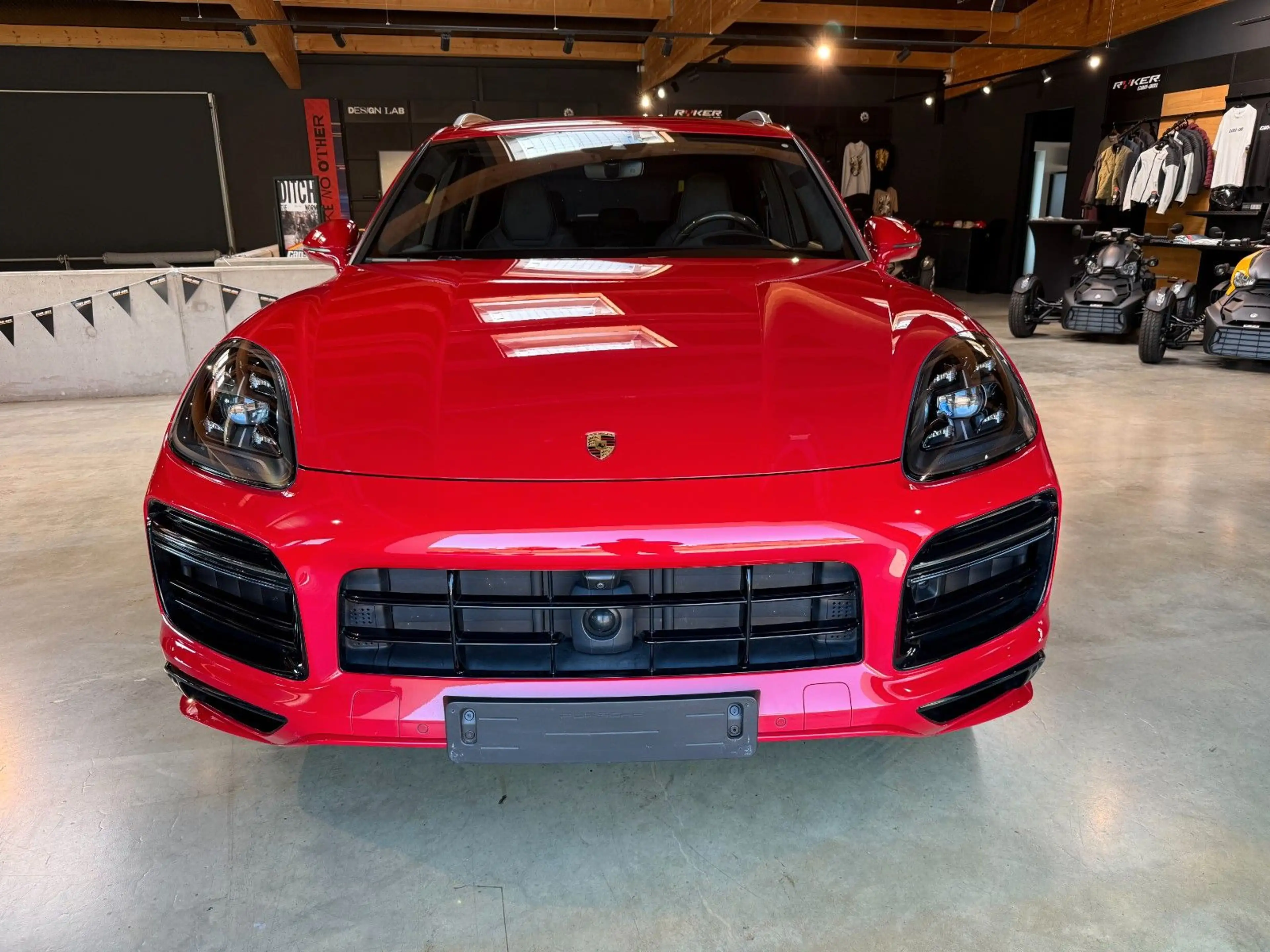 Porsche Cayenne Turbo S E-Hybrid — photo 2