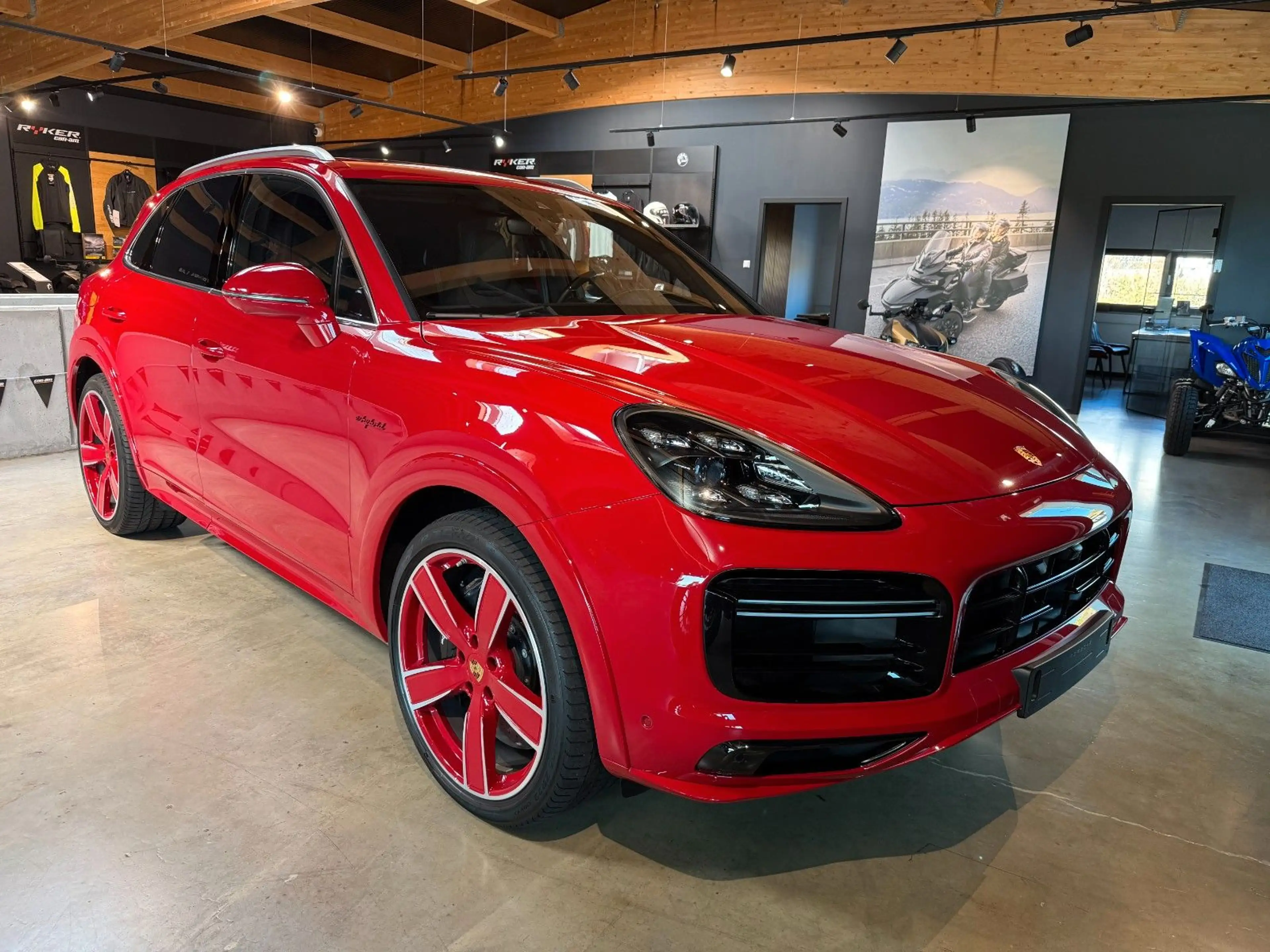 Porsche Cayenne Turbo S E-Hybrid — photo 11