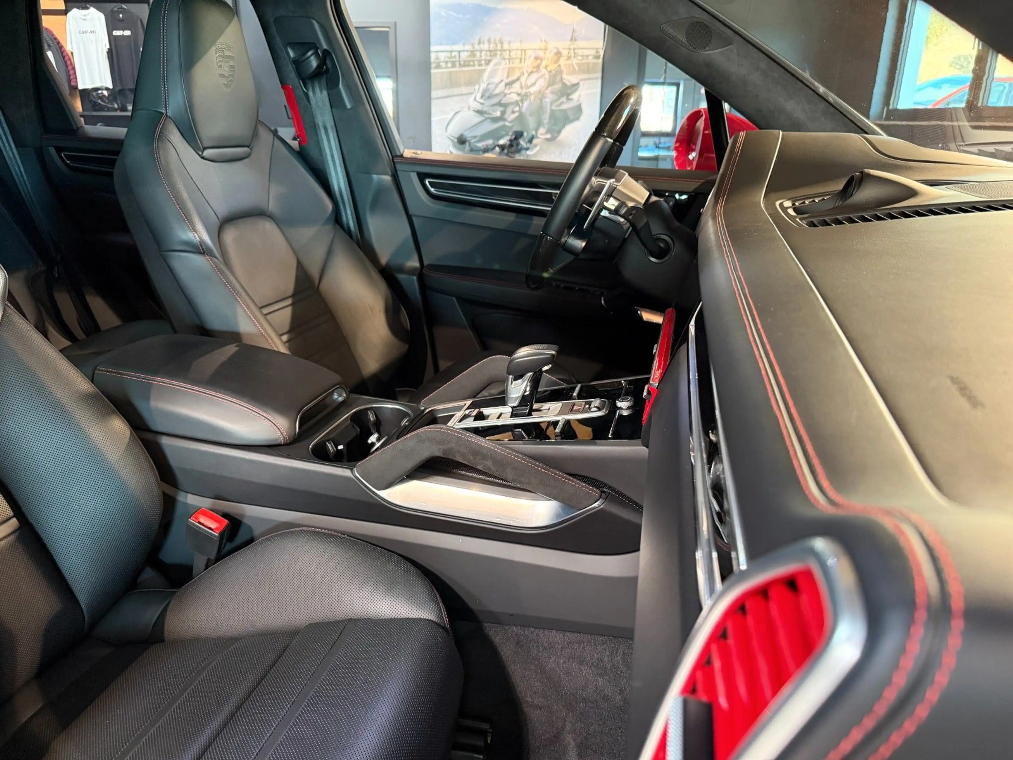 Porsche Cayenne Turbo S E-Hybrid — photo 34