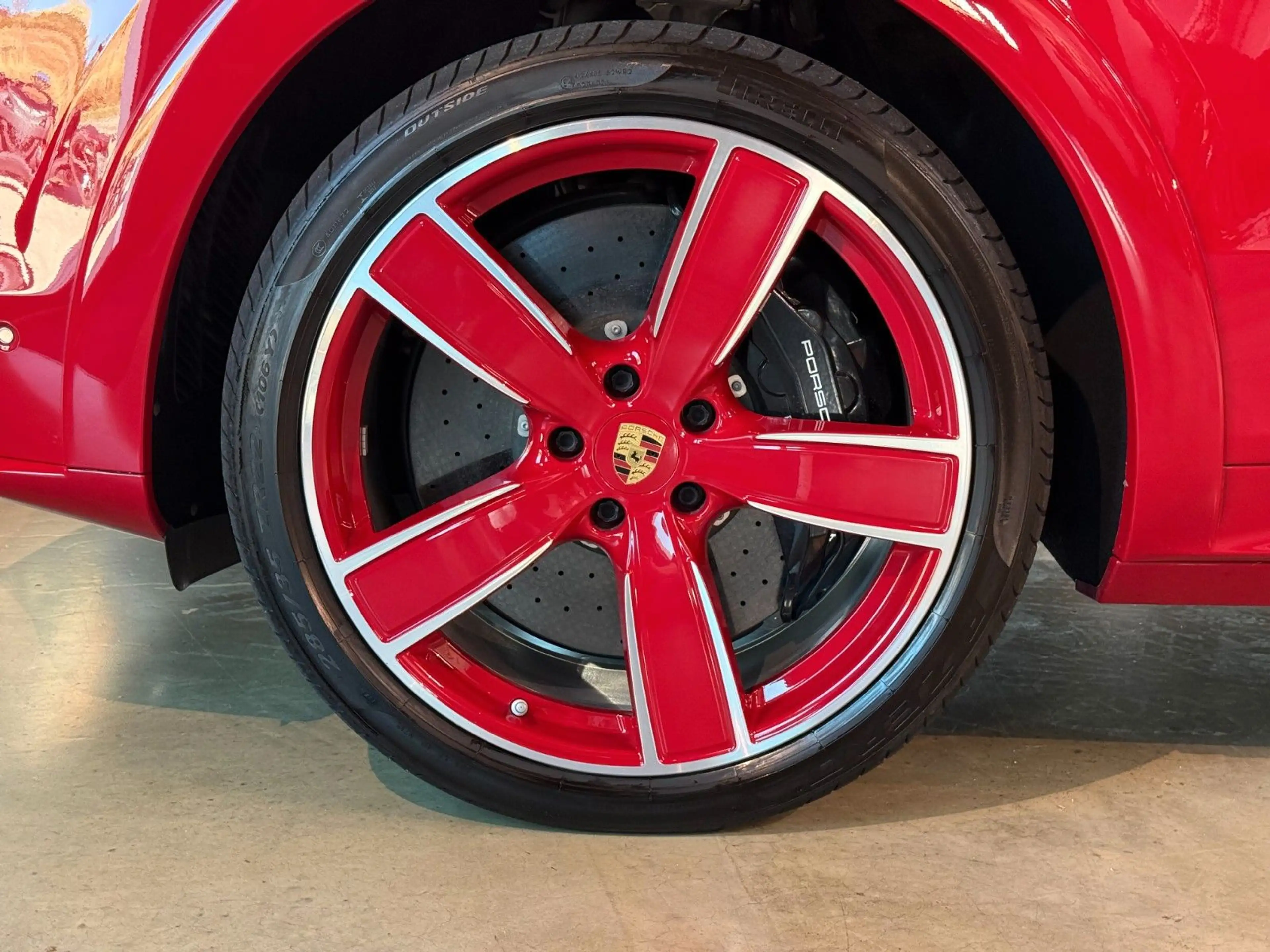 Porsche Cayenne Turbo S E-Hybrid — photo 15