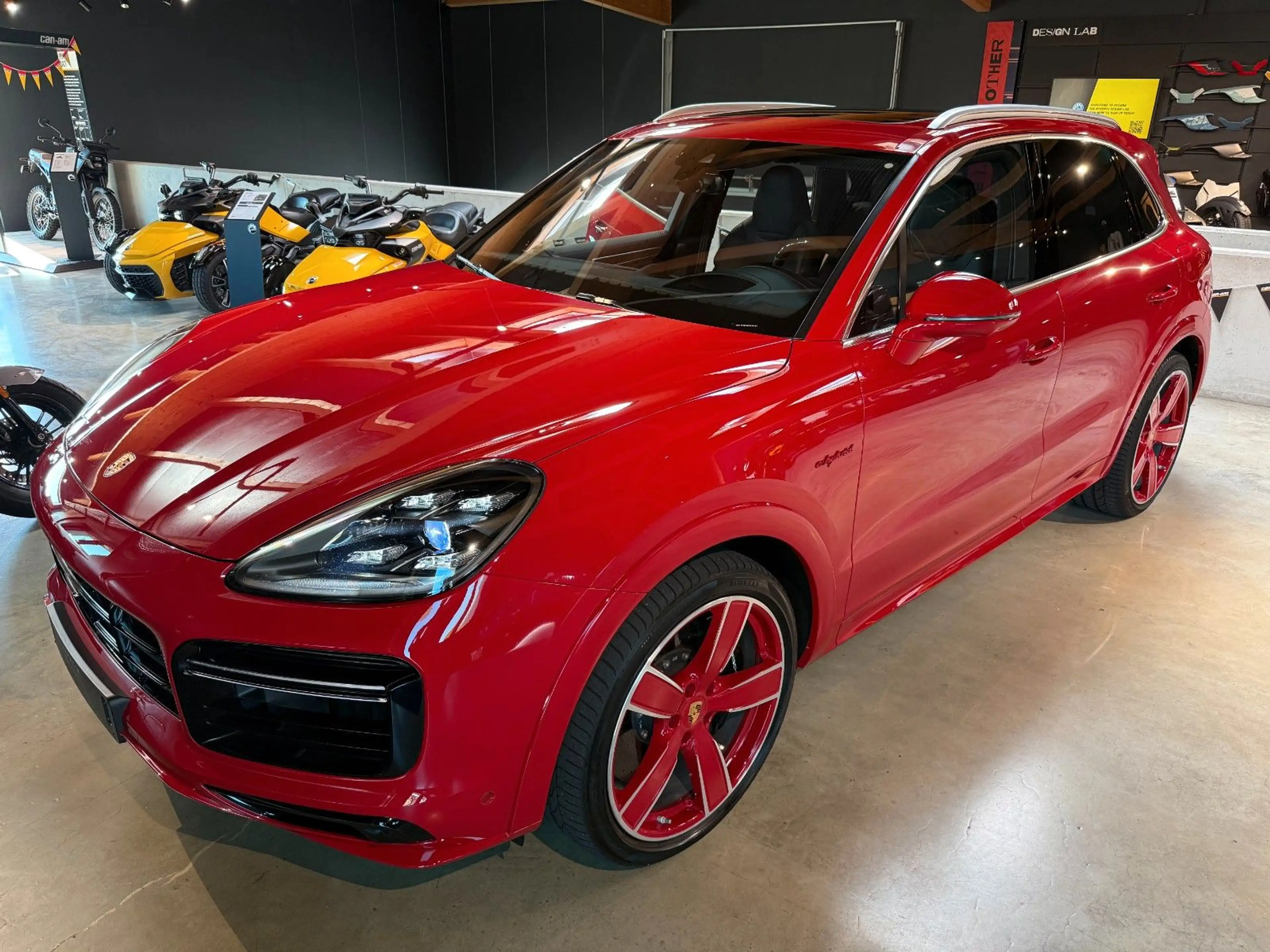 Porsche Cayenne Turbo S E-Hybrid — photo 46