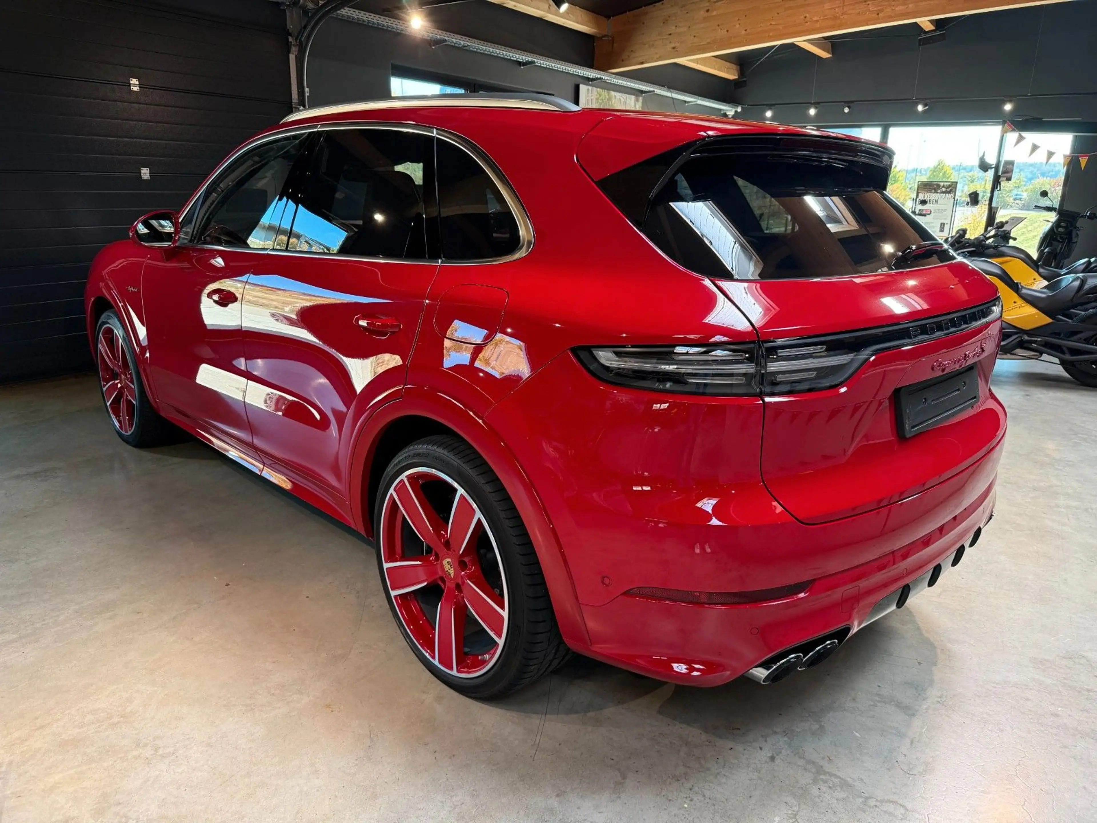 Porsche Cayenne Turbo S E-Hybrid — photo 6