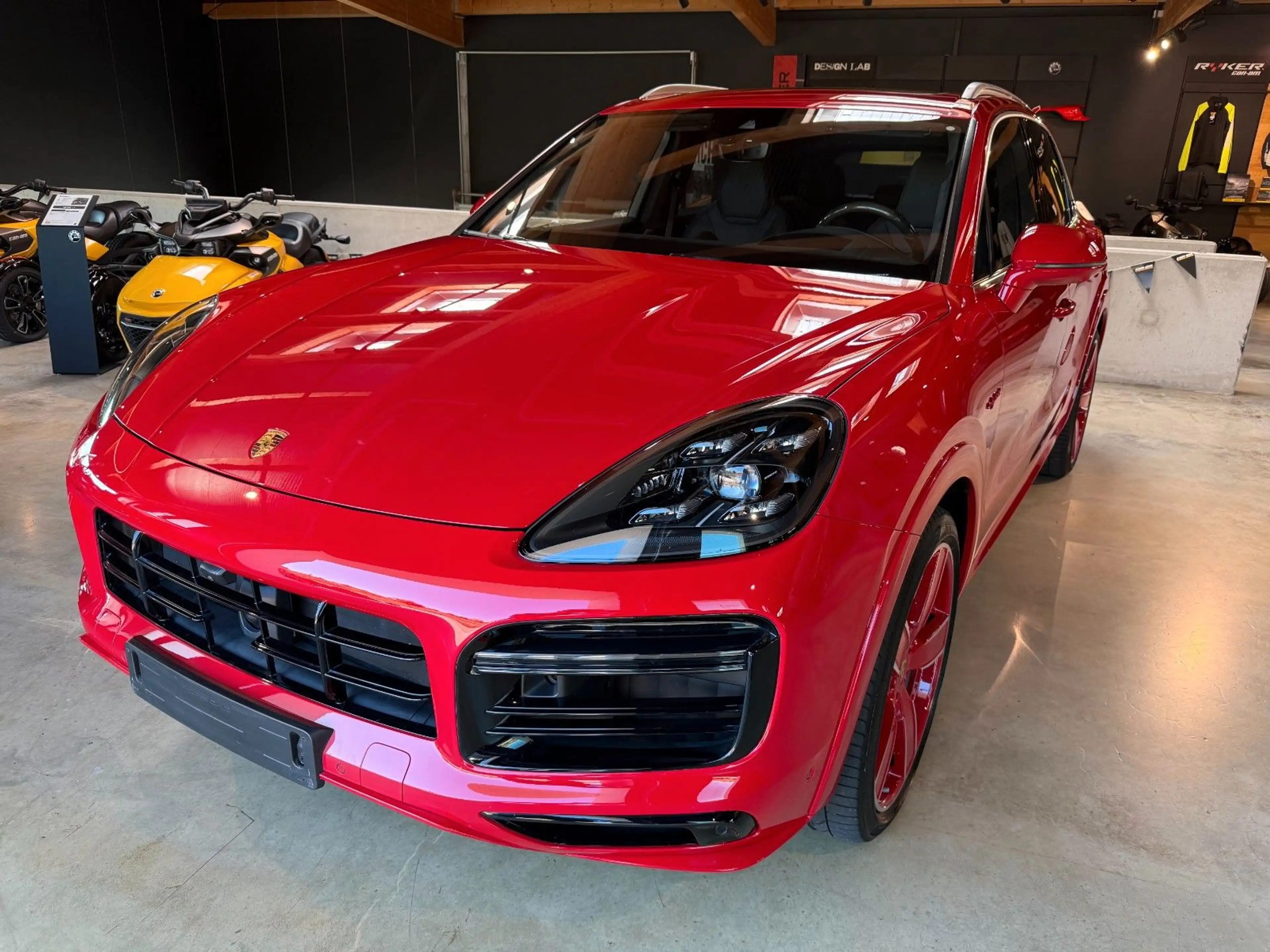 Porsche Cayenne Turbo S E-Hybrid — photo 3
