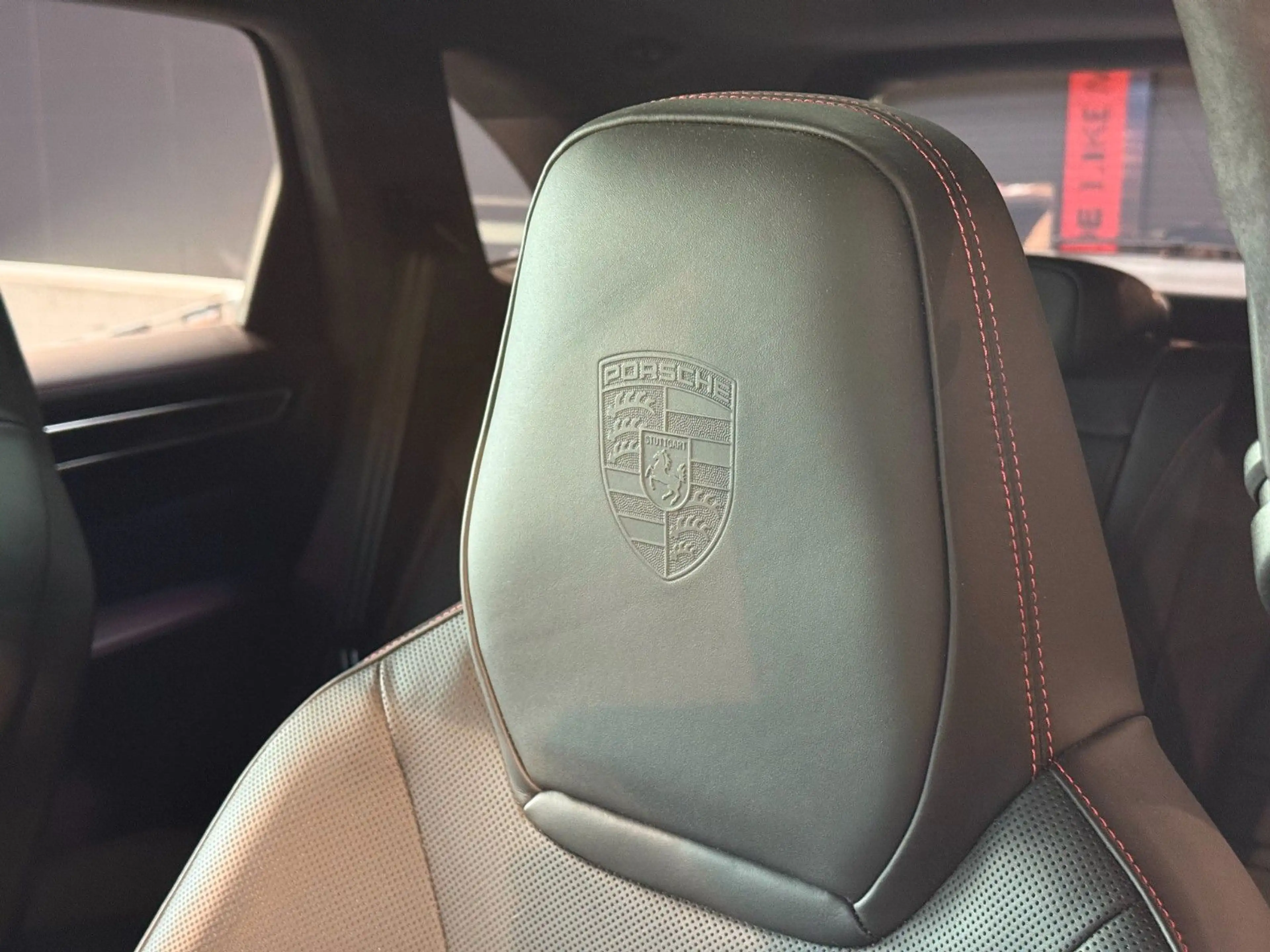 Porsche Cayenne Turbo S E-Hybrid — photo 23