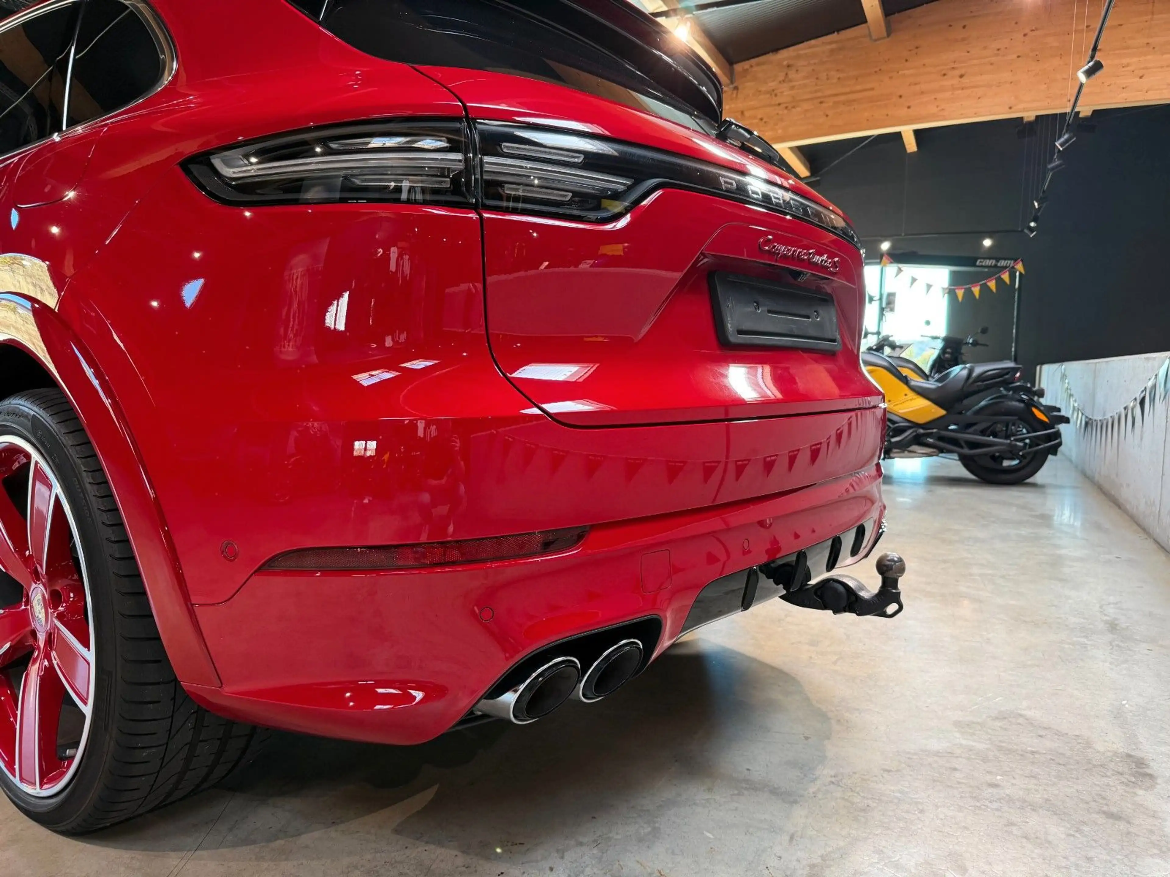 Porsche Cayenne Turbo S E-Hybrid — photo 39