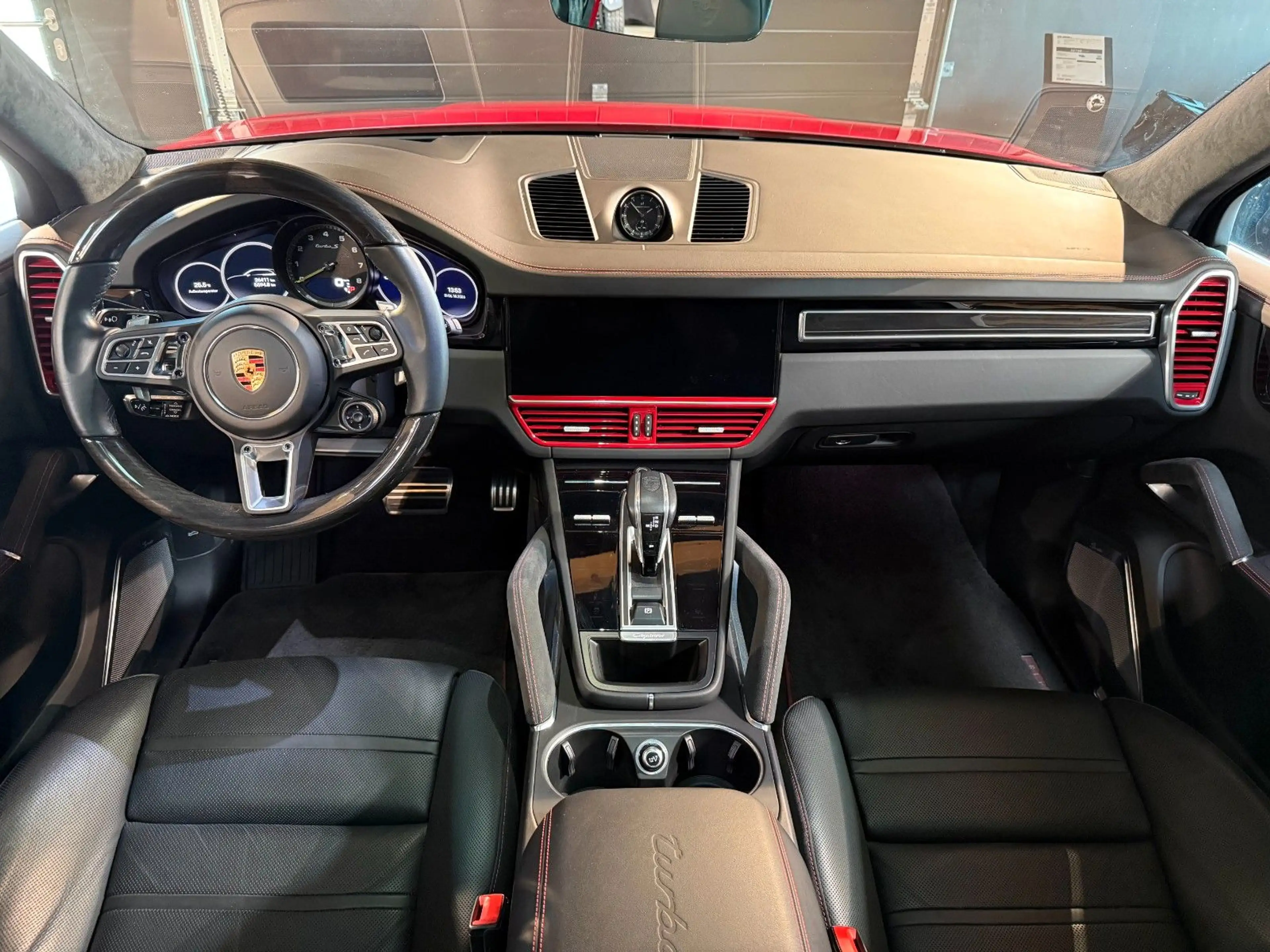 Porsche Cayenne Turbo S E-Hybrid — photo 19