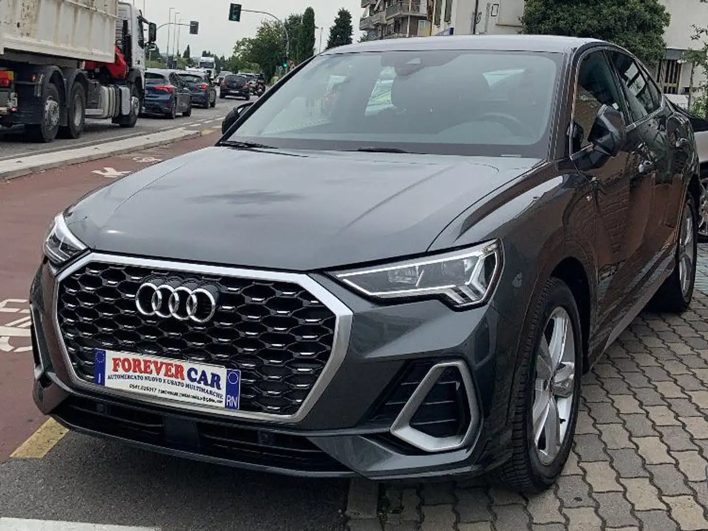 Audi Q3 Sportback 35 TFSI ACT S line edition S-tronic Gris - 1