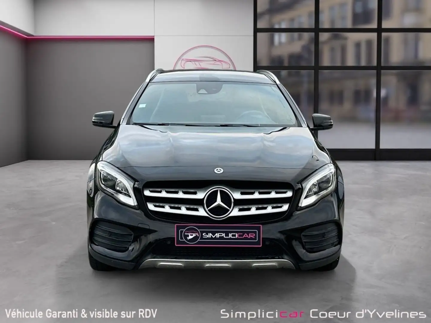 Mercedes-Benz GLA 180 180 7-G DCT Sensation AMG LINE Schwarz - 2