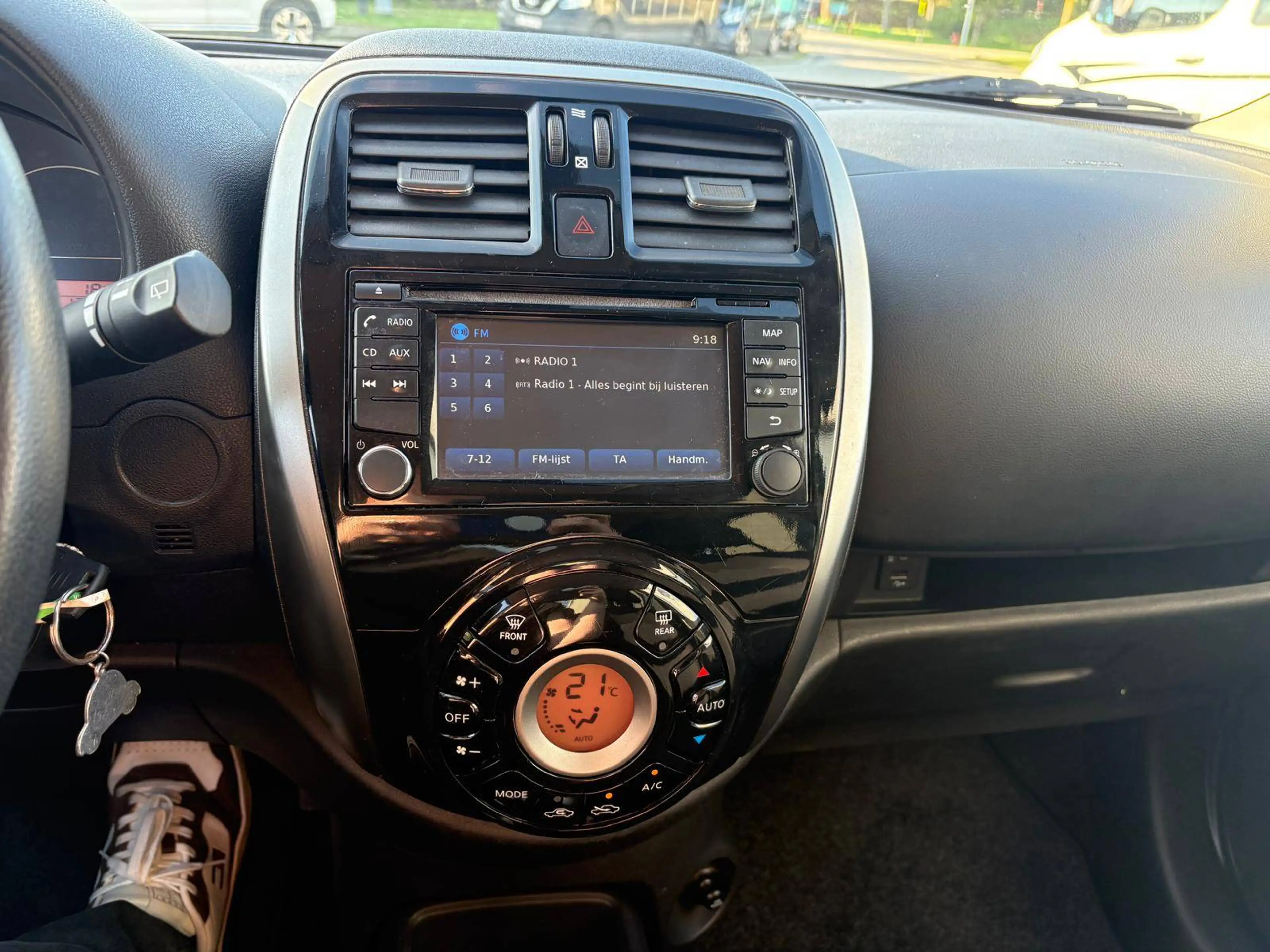 Nissan Micra Micra 1.2i N-TEC CVT — photo 15