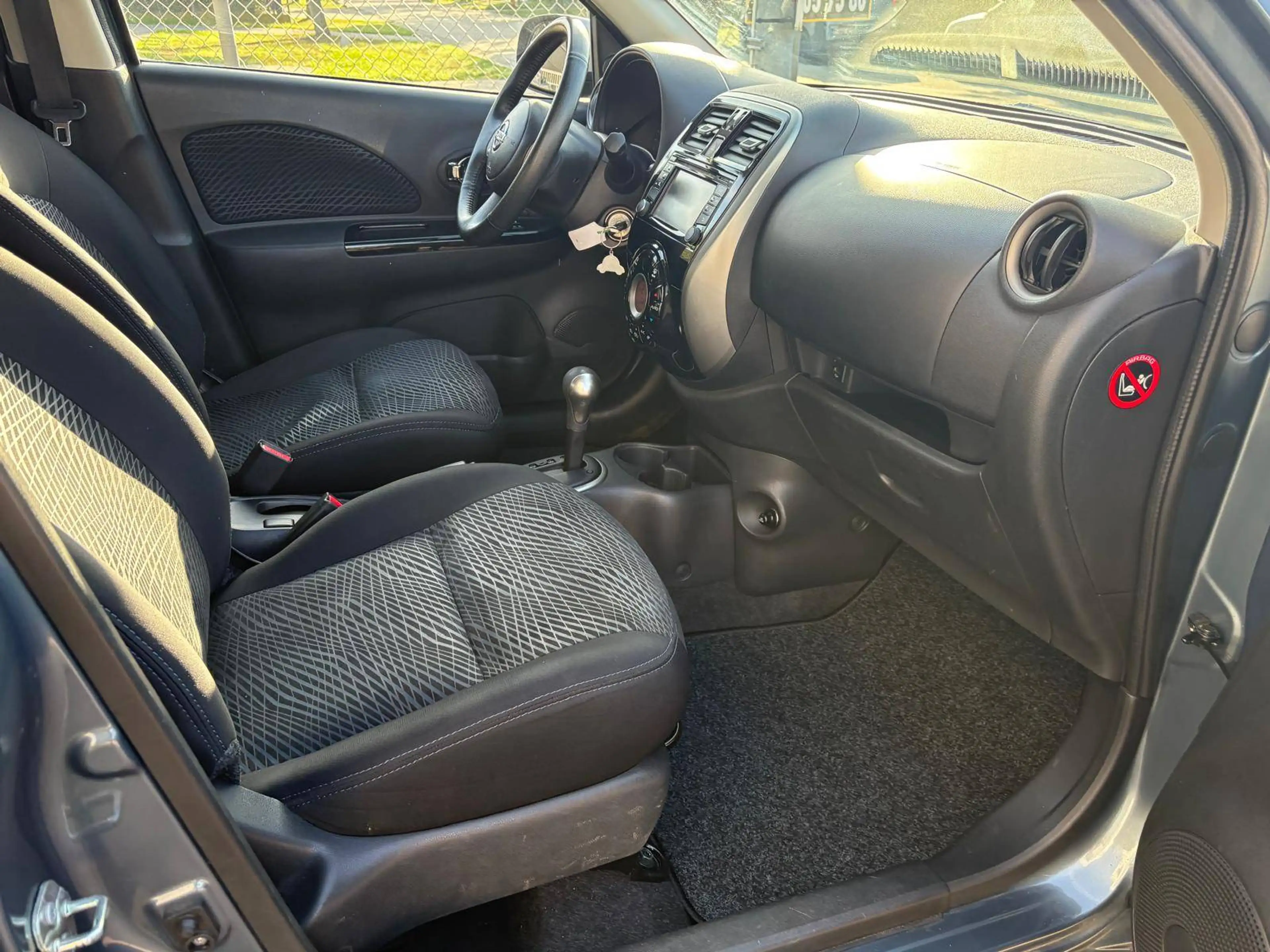 Nissan Micra Micra 1.2i N-TEC CVT — photo 8