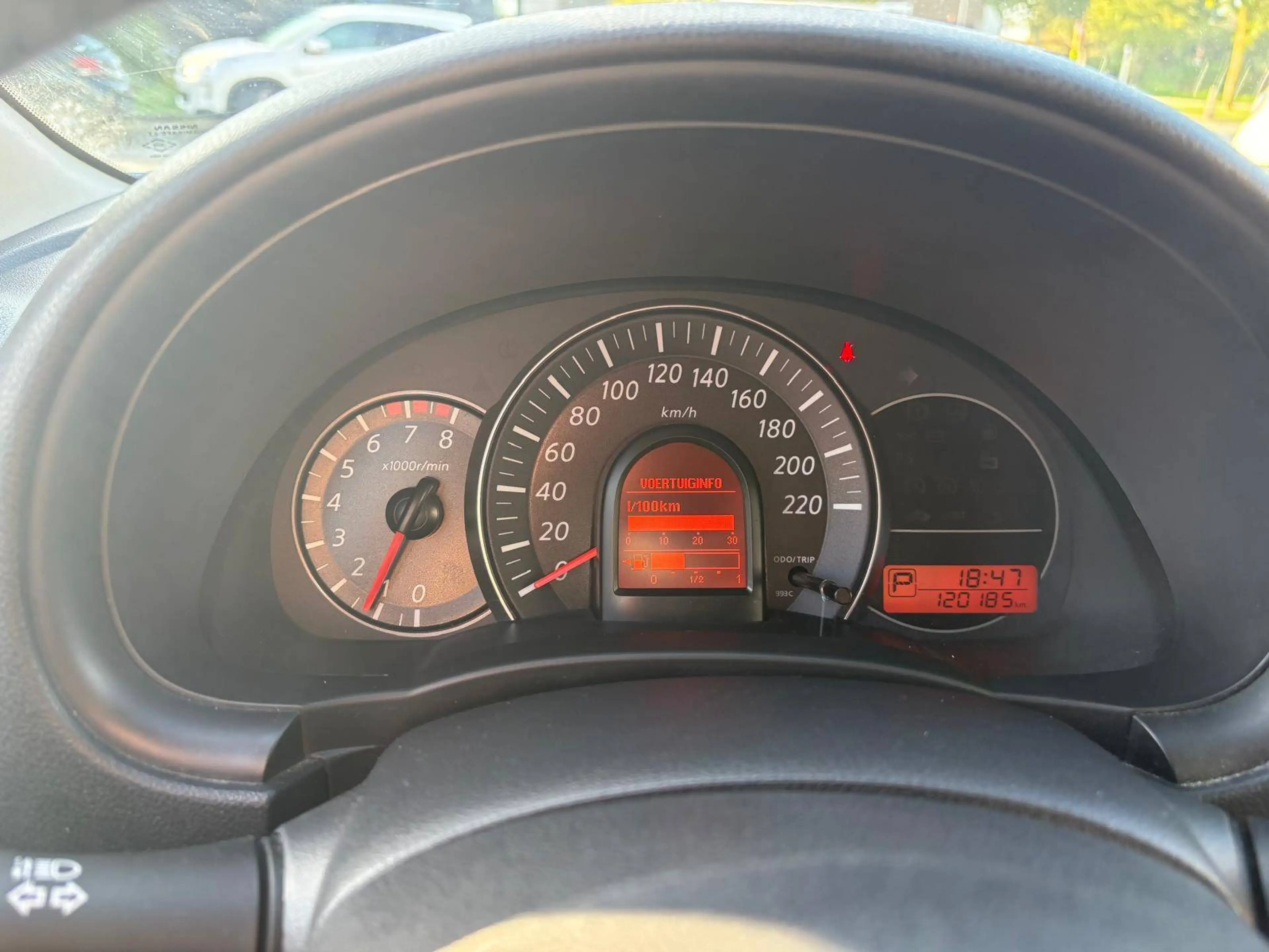 Nissan Micra Micra 1.2i N-TEC CVT — photo 13