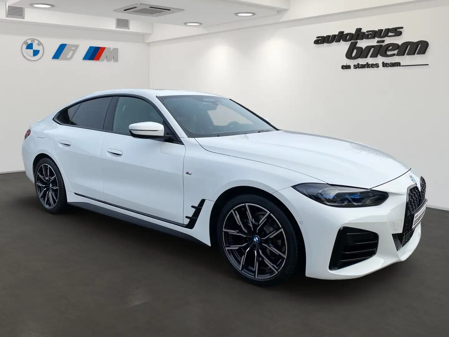 BMW 420 d xDrive Gran Coupé M Sport HiFi DAB WLAN Biały - 2