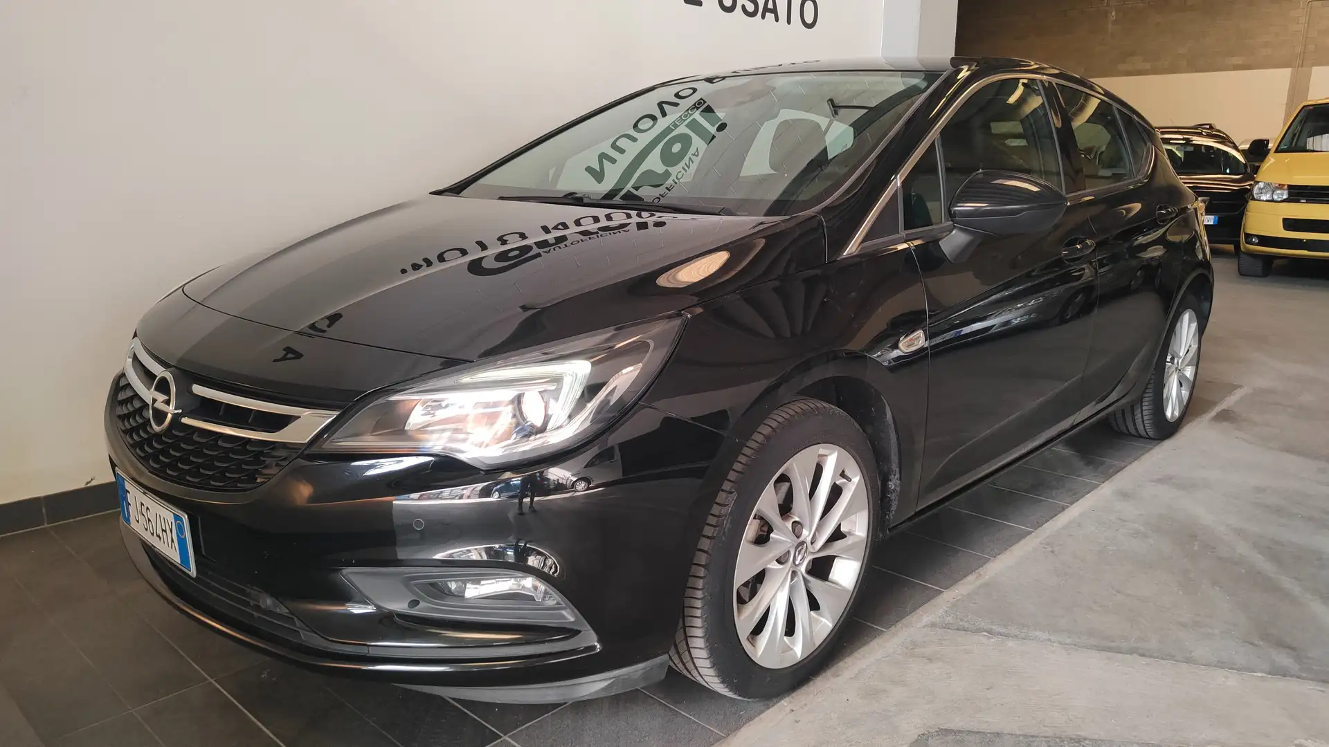 Opel Astra ASTRA 1.4t 150cv Innovation CAMBIO AUTOMATICO Zwart - 2