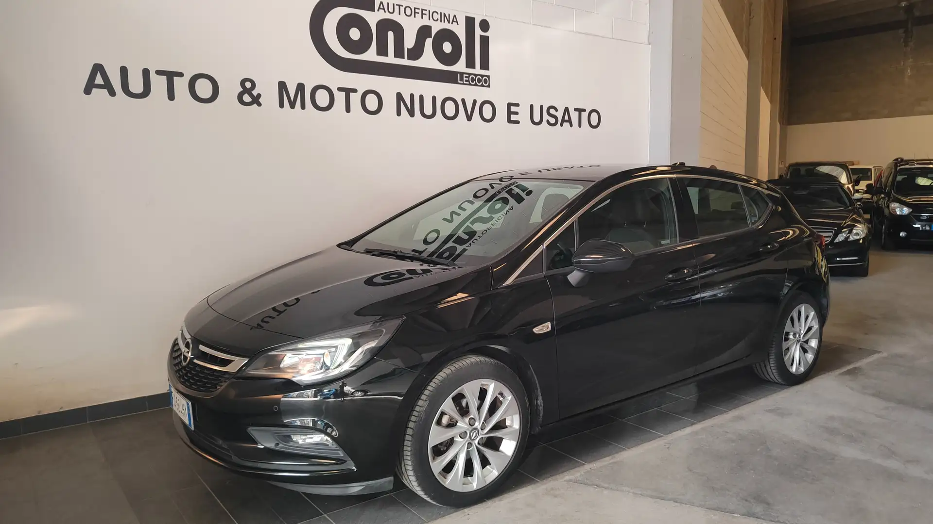 Opel Astra ASTRA 1.4t 150cv Innovation CAMBIO AUTOMATICO Zwart - 1