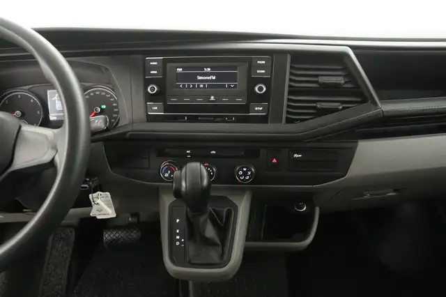 Volkswagen Transporter view 13