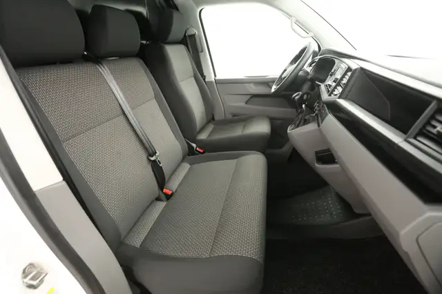 Volkswagen Transporter view 12