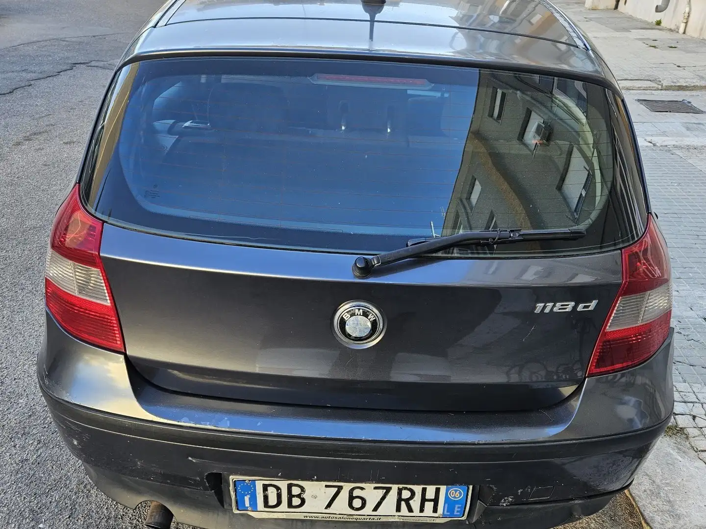 BMW 118 118d Attiva - 1