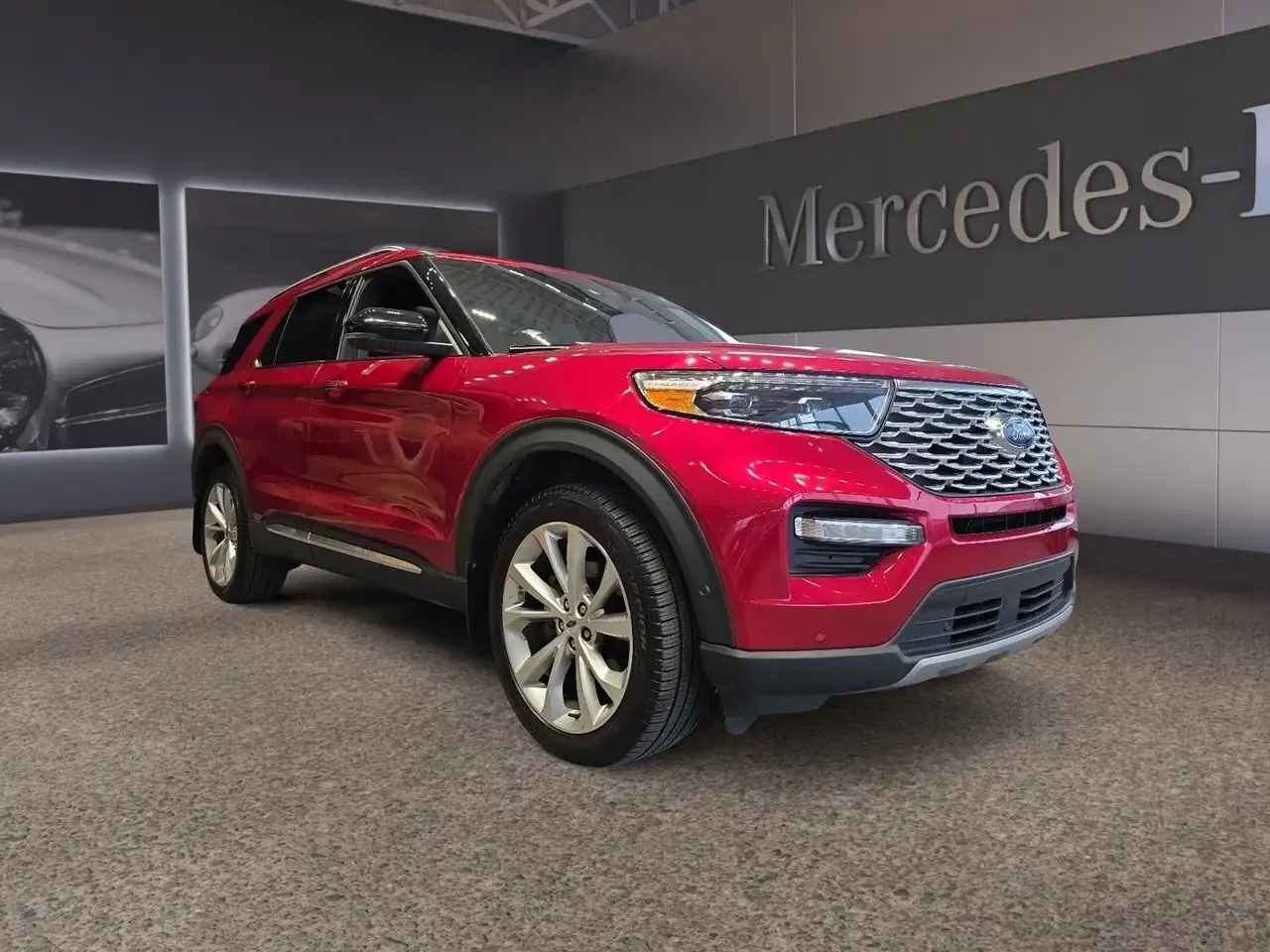 Ford Explorer снимка Ford Explorer
