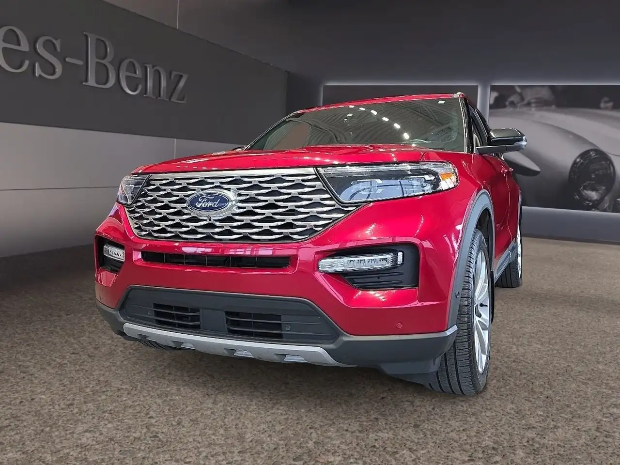 Ford Explorer снимка Ford Explorer