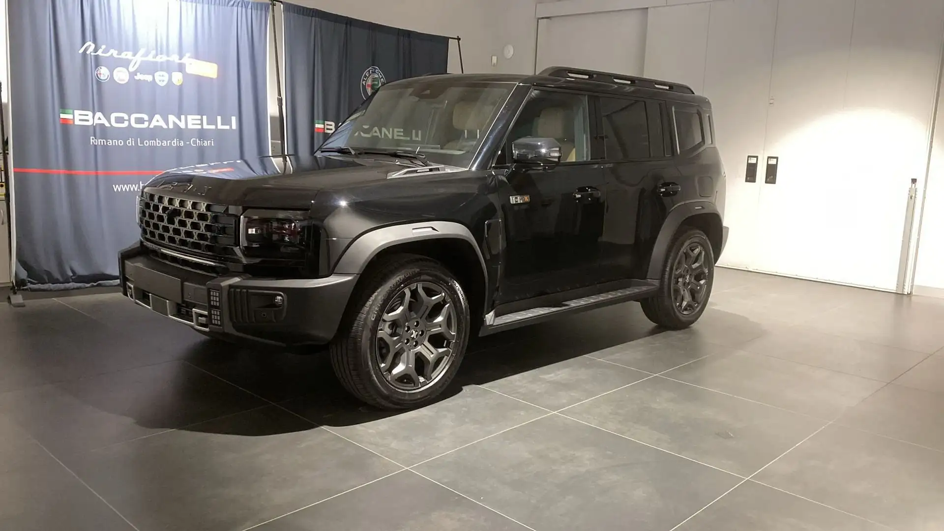 ICH-X K3 2.0 DCT 4WD Schwarz - 1